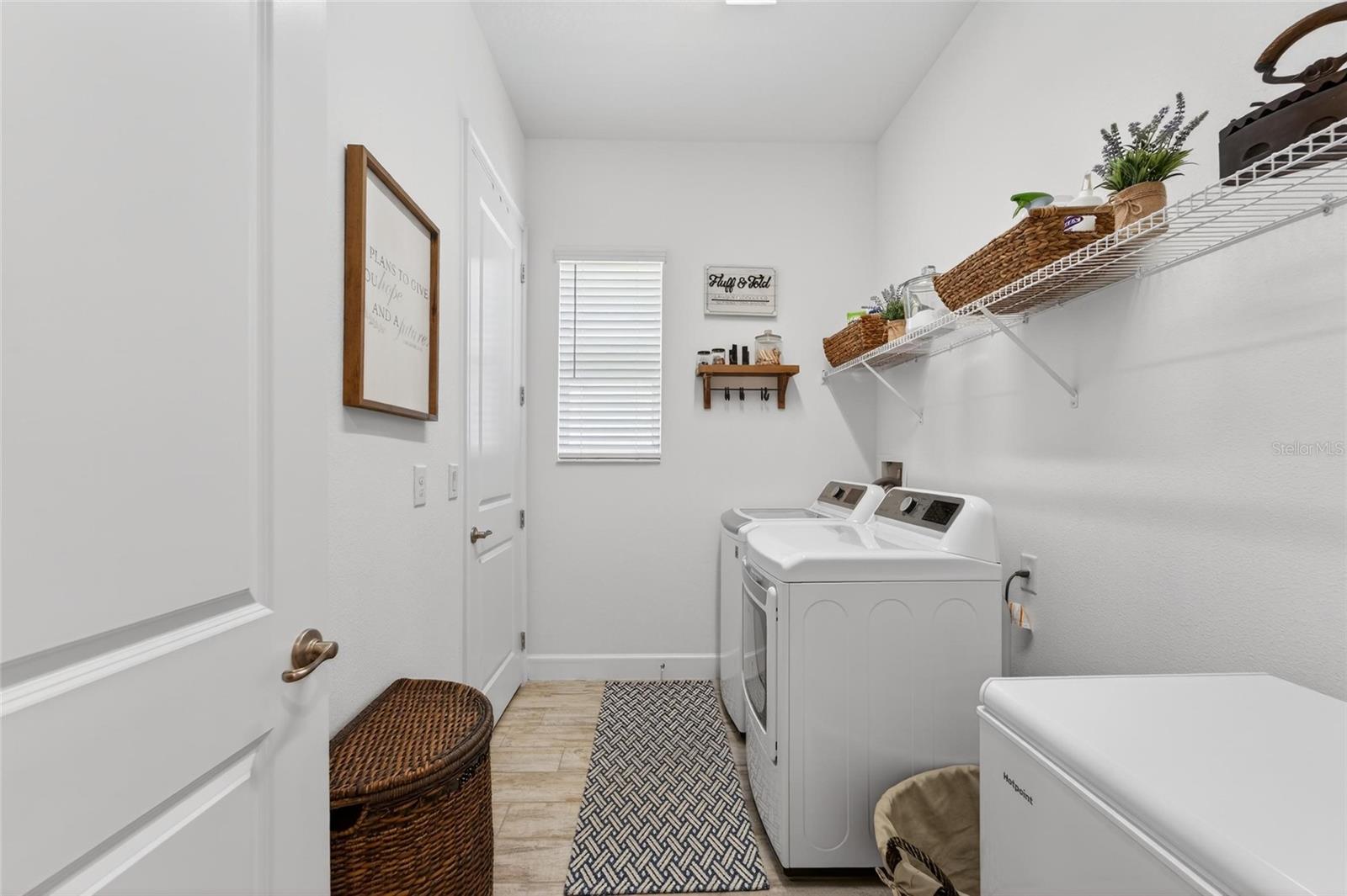 Image 40 of 100 For 813 Winterside Drive