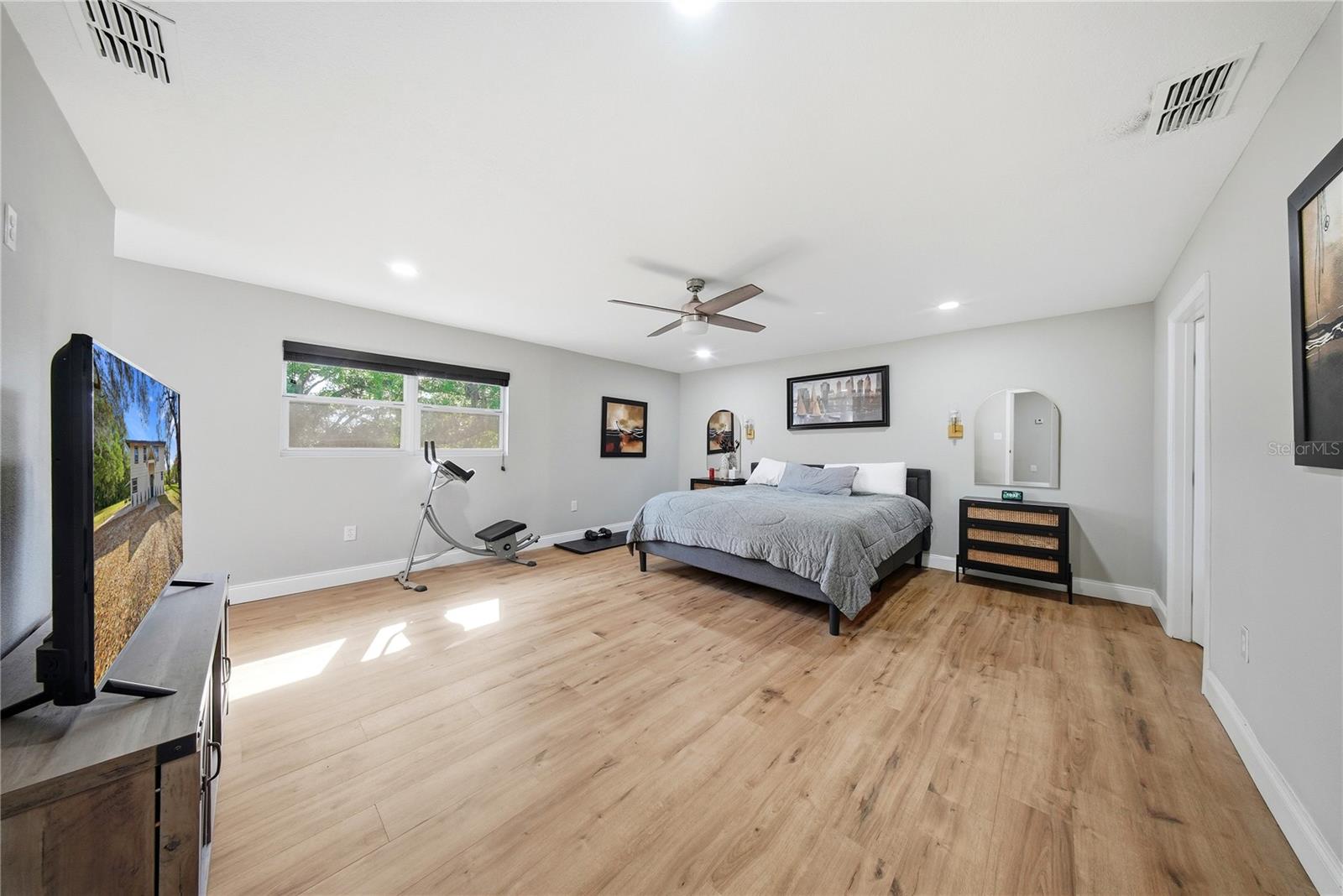 Image 14 of 31 For 6902 29th Avenue