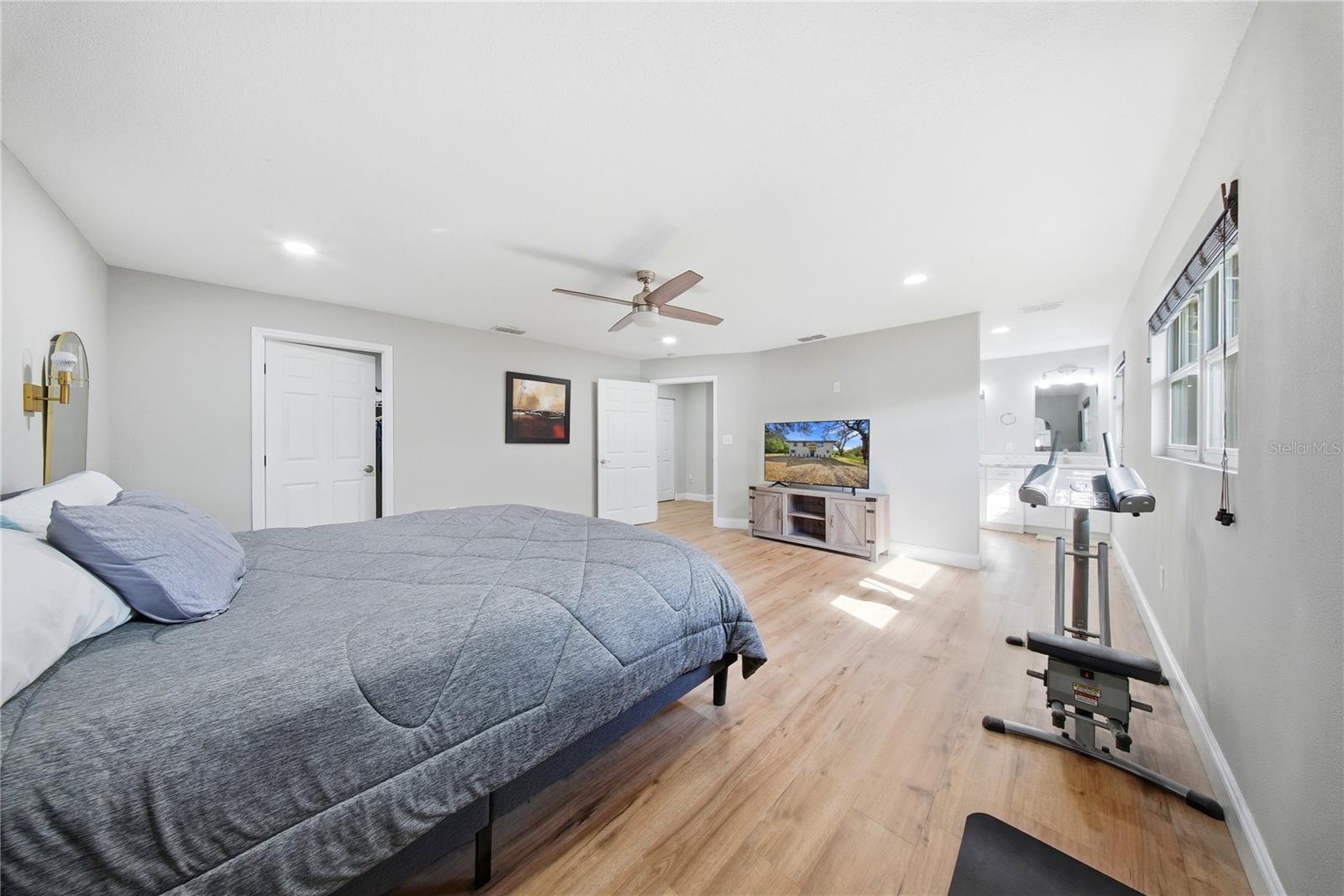 Image 15 of 31 For 6902 29th Avenue