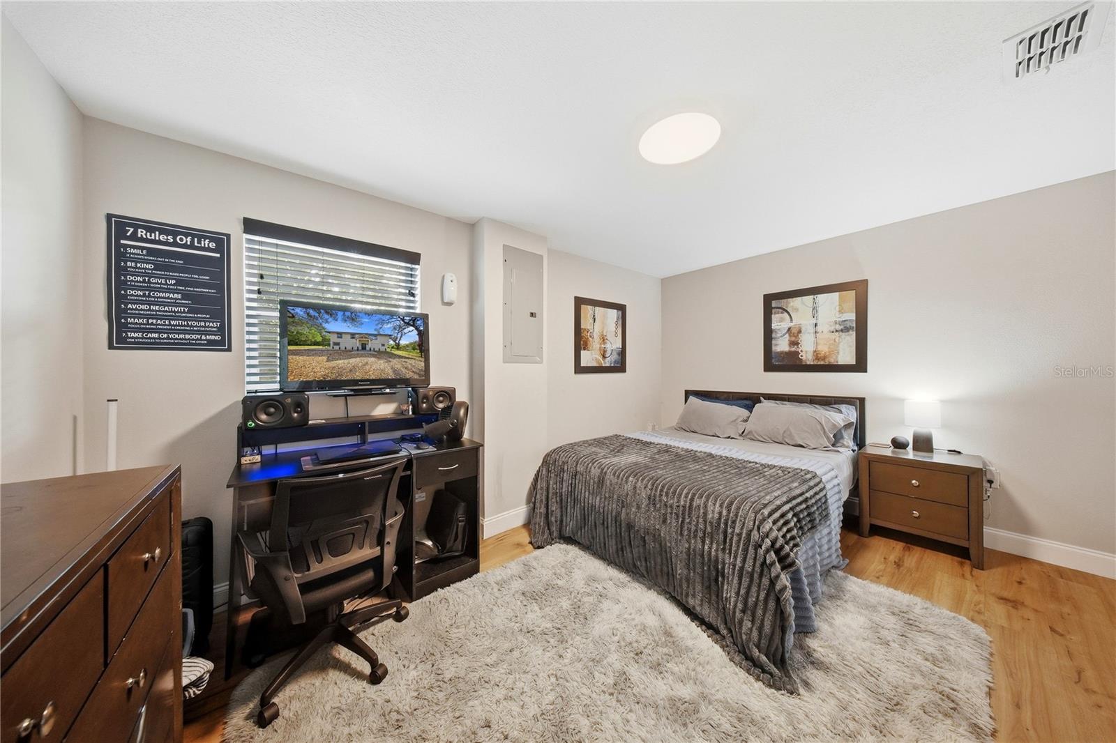 Image 16 of 31 For 6902 29th Avenue