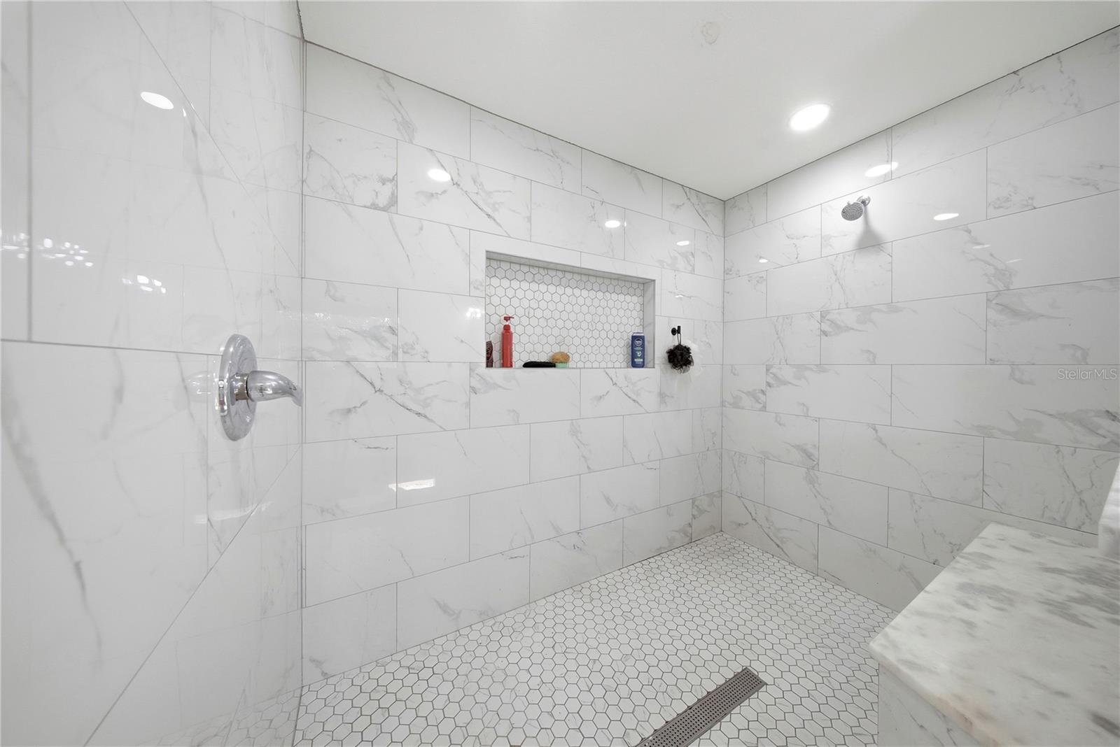 Image 20 of 31 For 6902 29th Avenue