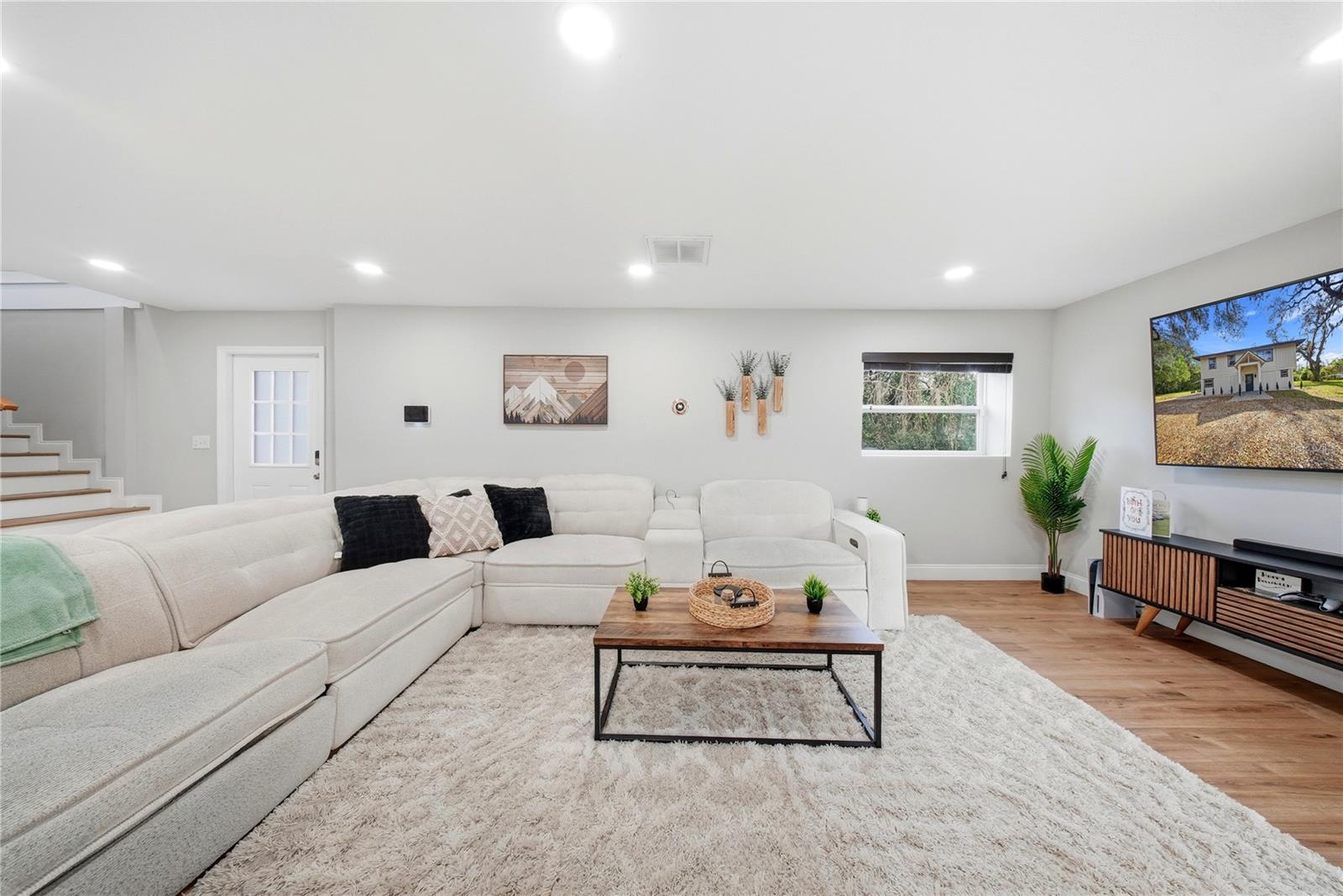 Image 5 of 31 For 6902 29th Avenue