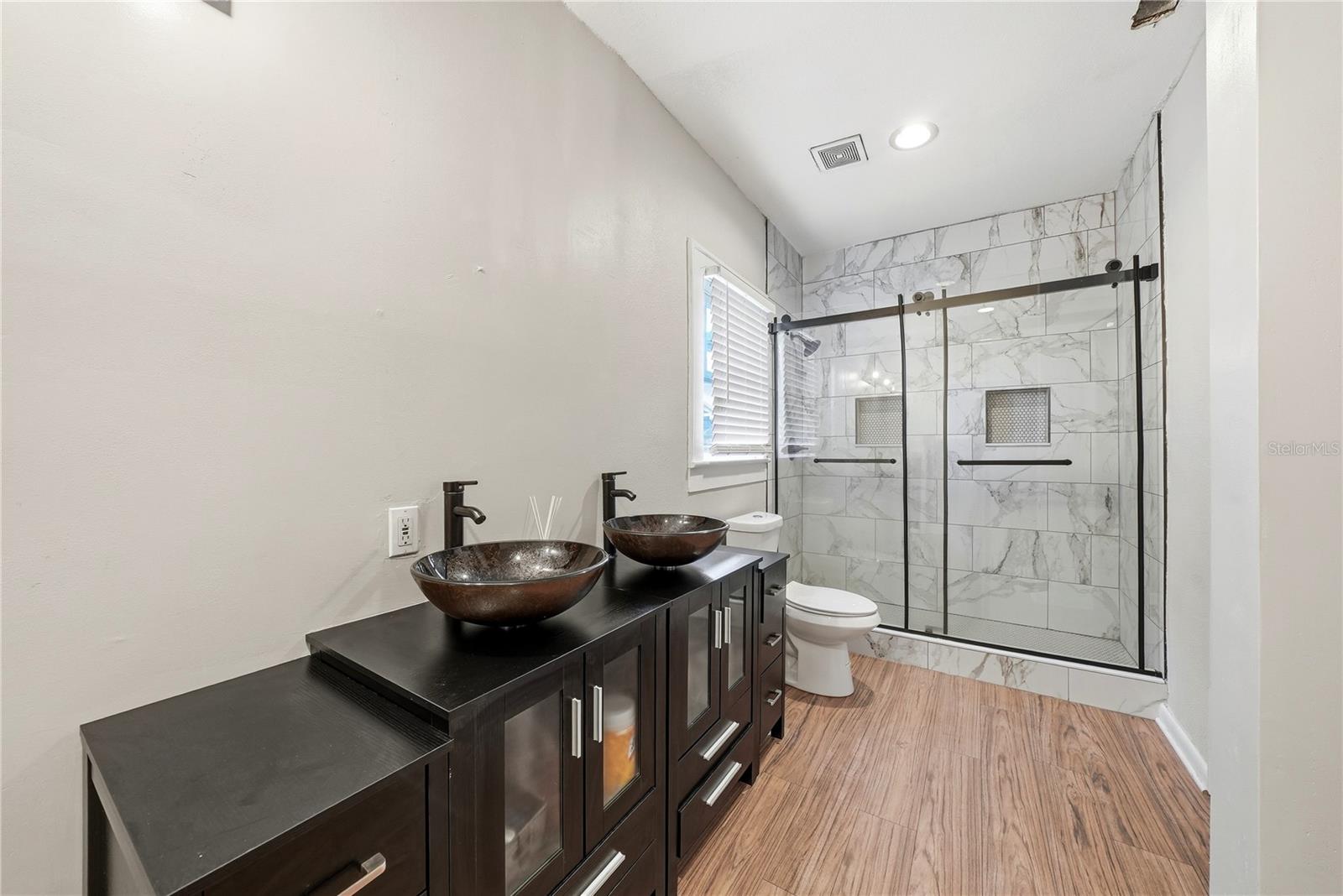 Image 16 of 19 For 603 Merrin Street