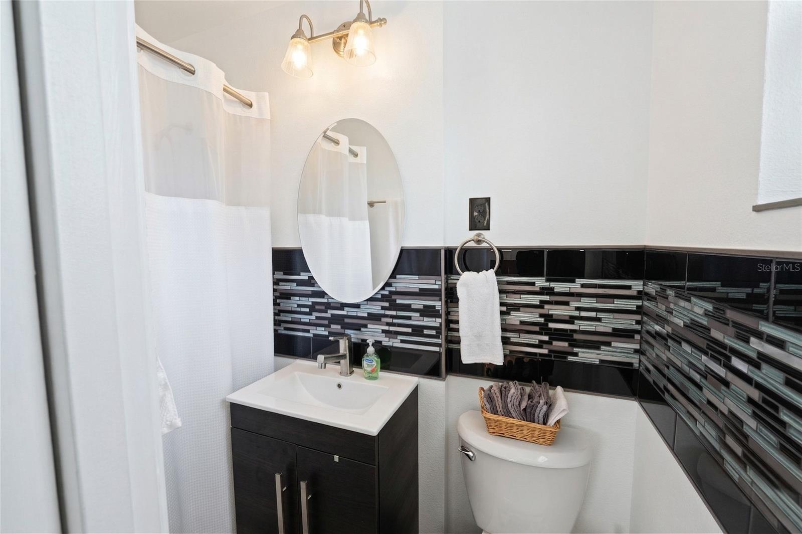 Image 11 of 22 For 319 119 Avenue