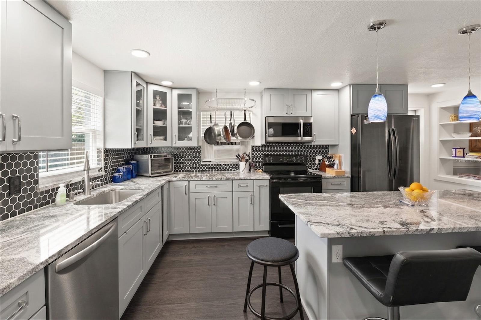 Image 7 of 22 For 319 119 Avenue