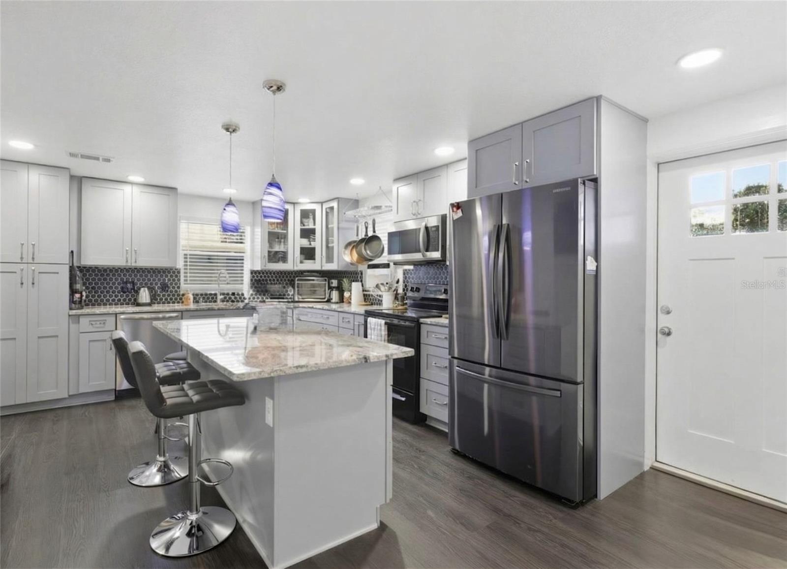 Image 9 of 22 For 319 119 Avenue