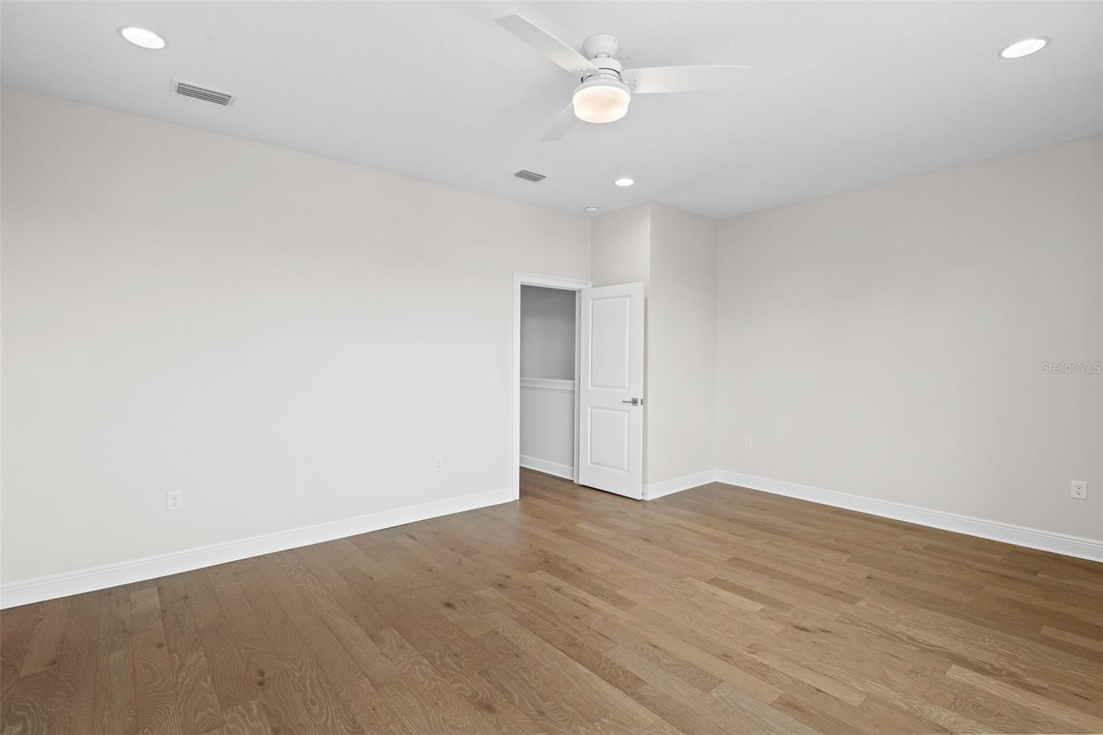 Image 16 of 35 For 4302 North B Street 4