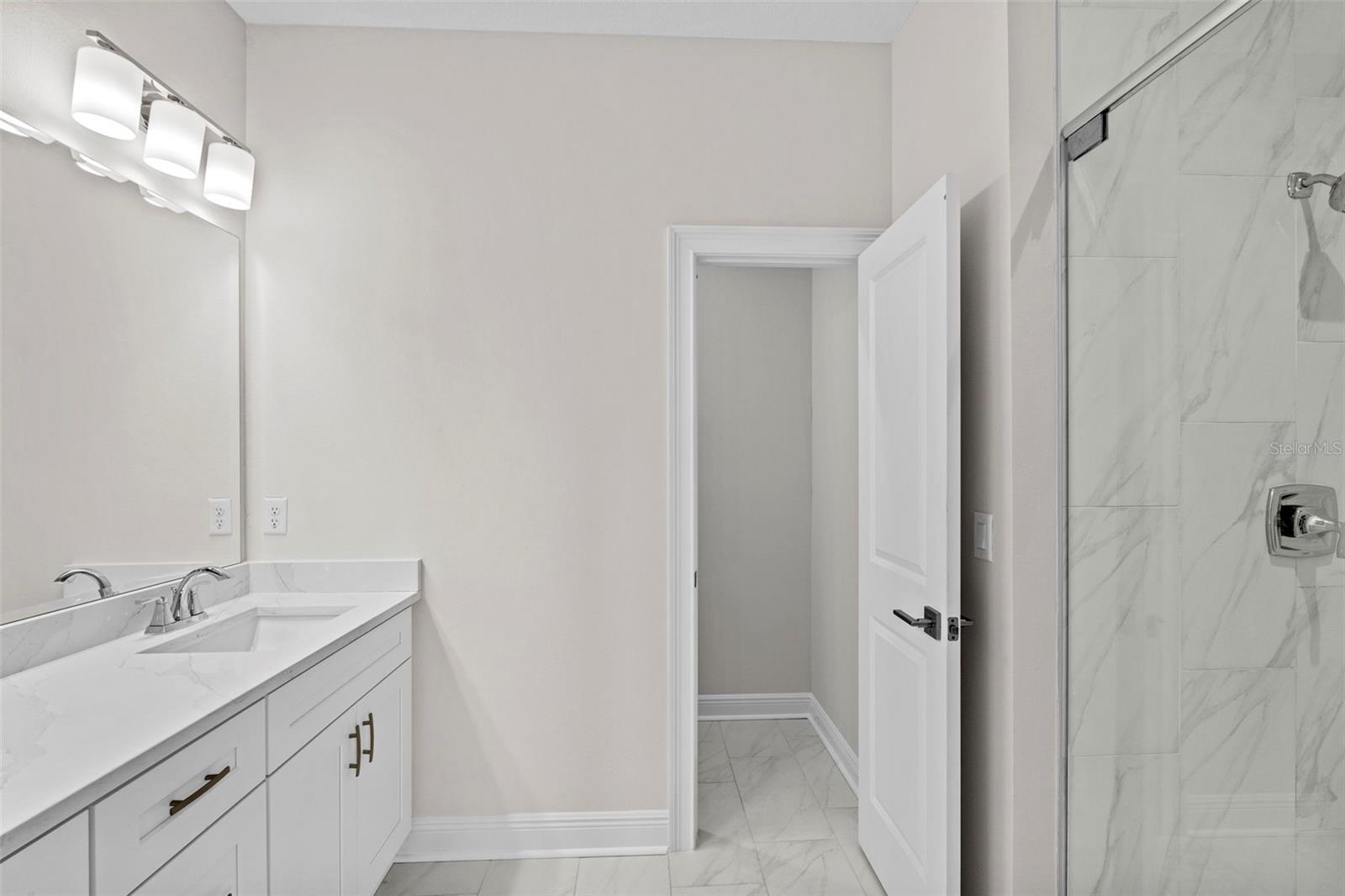 Image 18 of 35 For 4302 North B Street 4