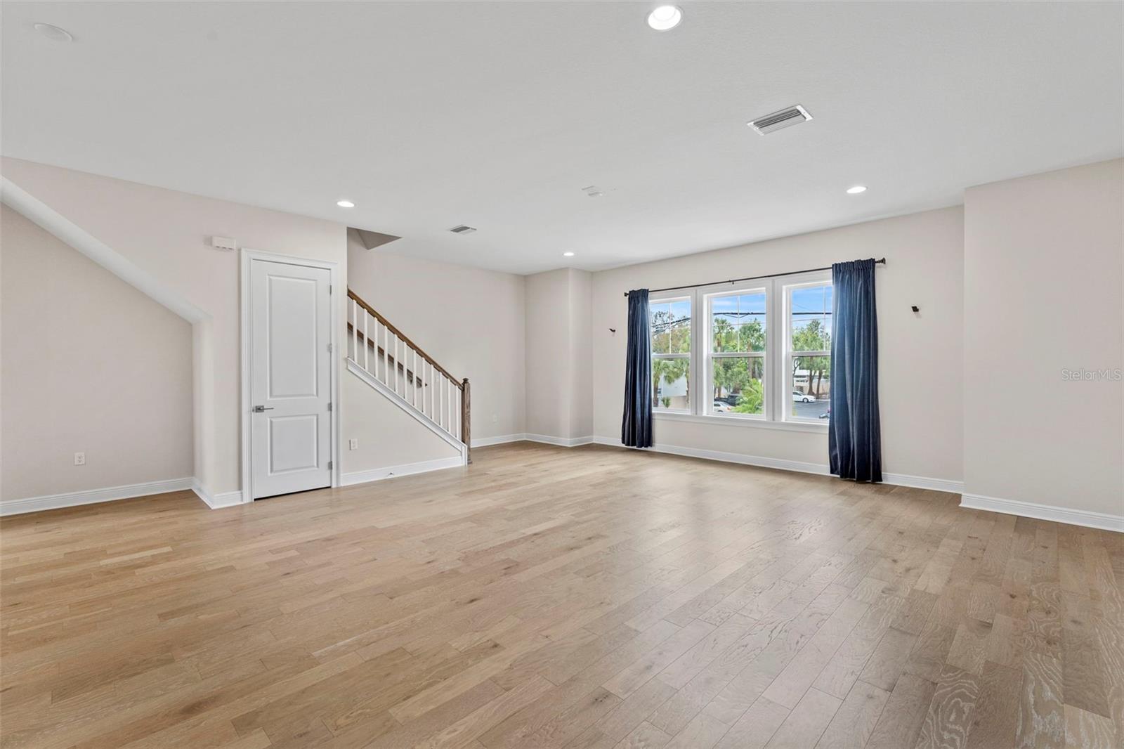 Image 4 of 35 For 4302 North B Street 4