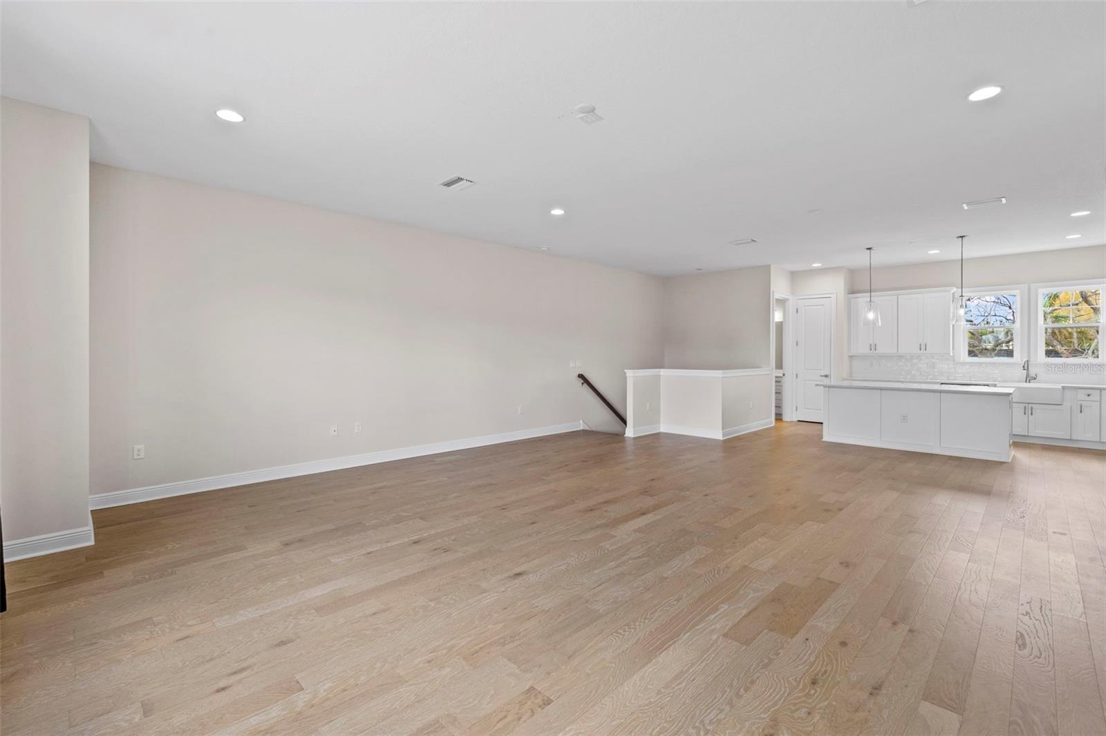 Image 6 of 35 For 4302 North B Street 4