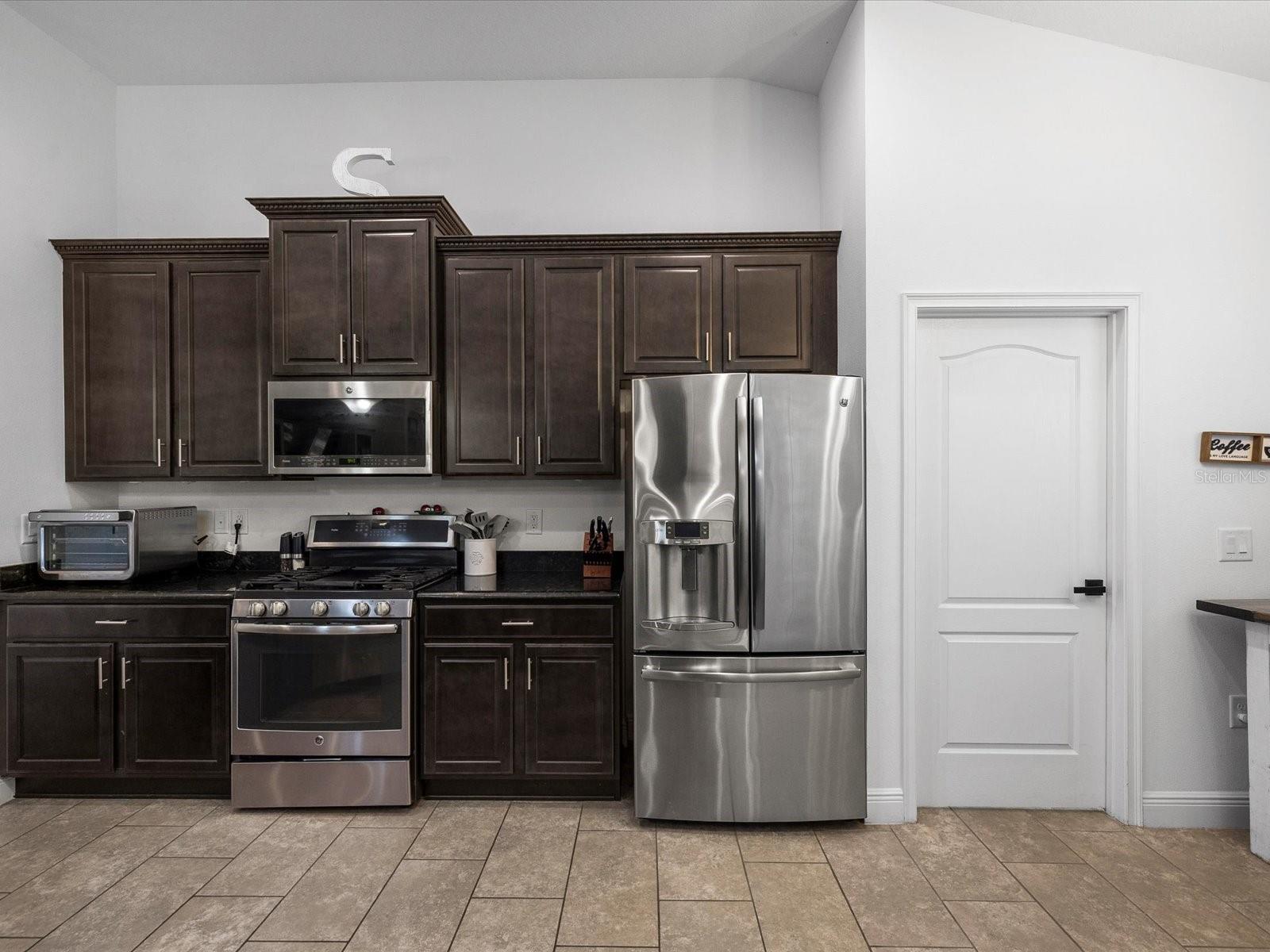 Image 9 of 65 For 8531 May Port Court