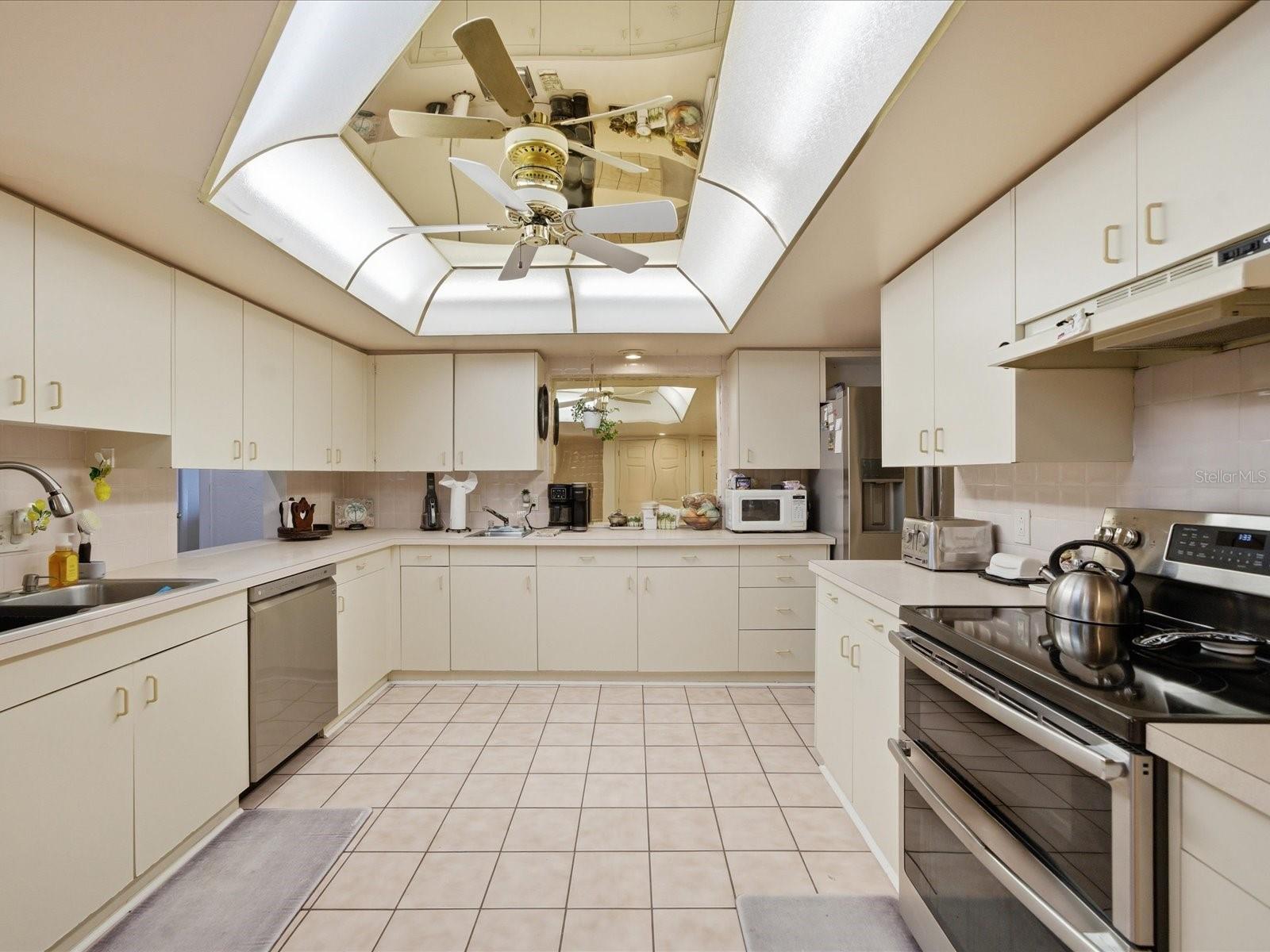 Image 17 of 66 For 1316 Kennywood Drive