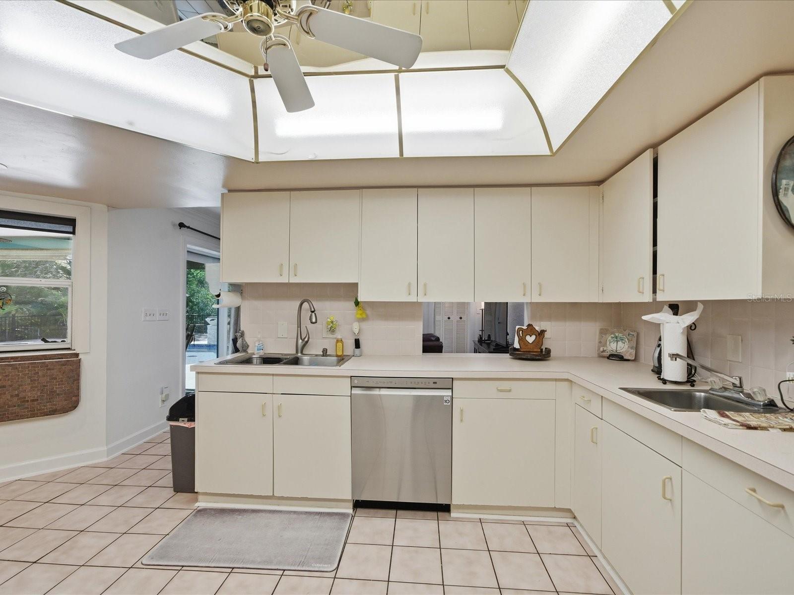 Image 21 of 66 For 1316 Kennywood Drive