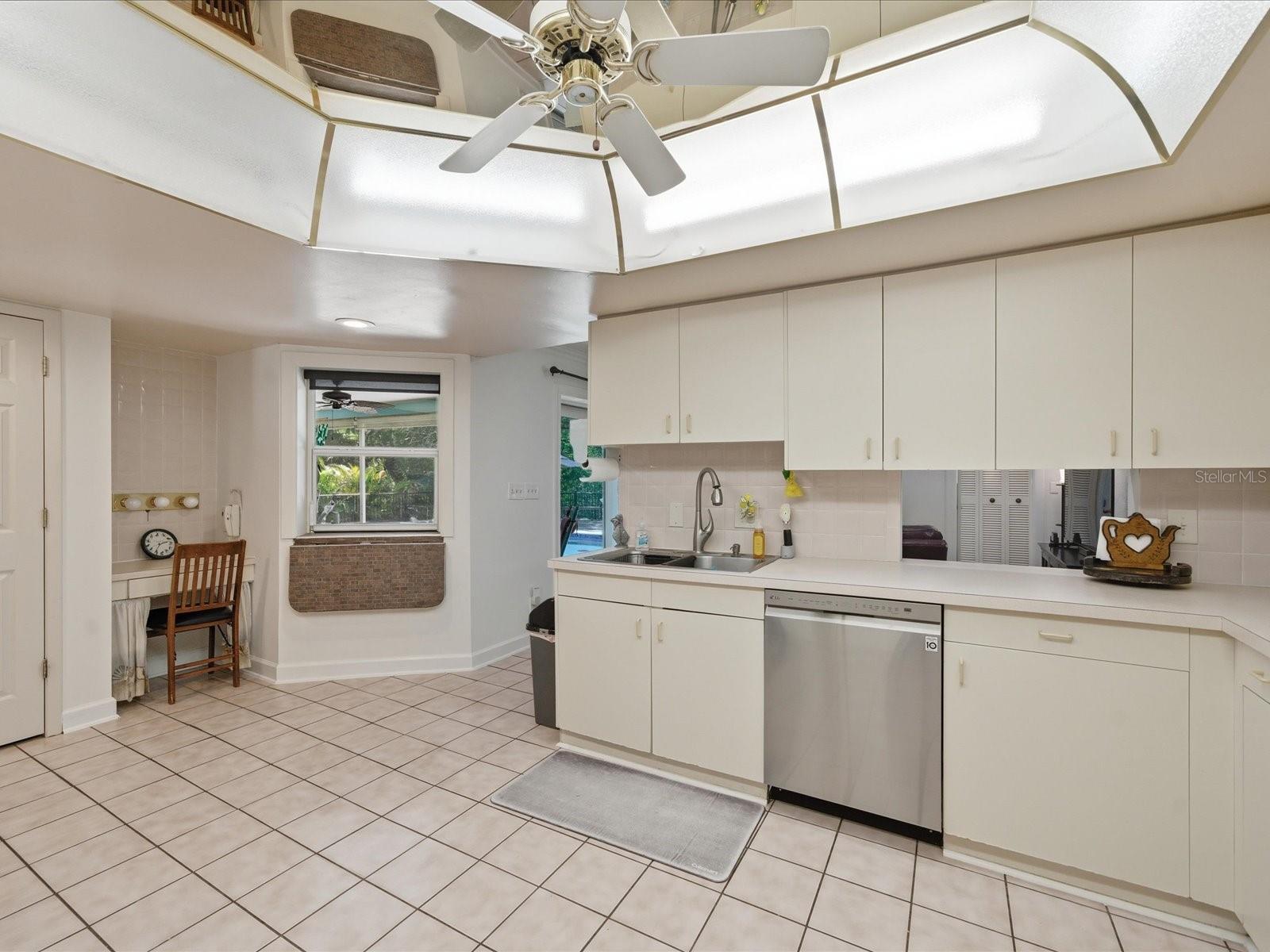 Image 22 of 66 For 1316 Kennywood Drive