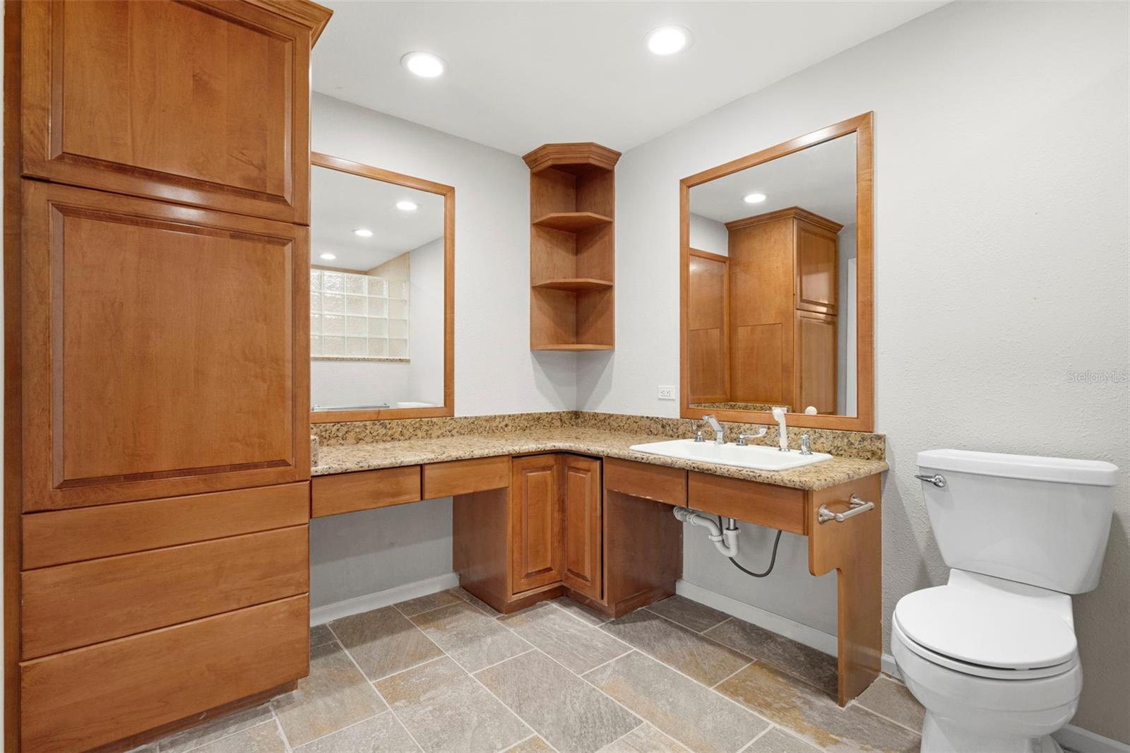 Image 15 of 42 For 3810 Darston Street