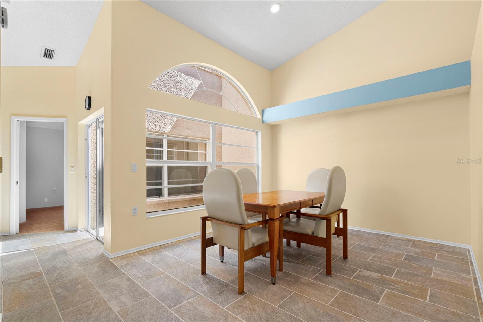 Image 17 of 42 For 3810 Darston Street