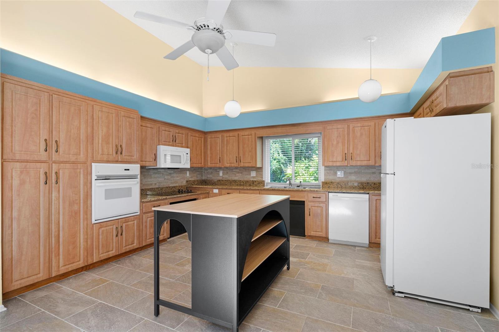 Image 20 of 42 For 3810 Darston Street