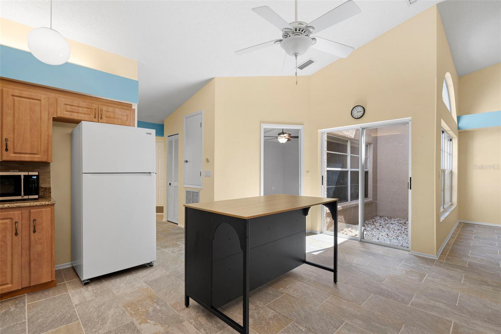 Image 21 of 42 For 3810 Darston Street