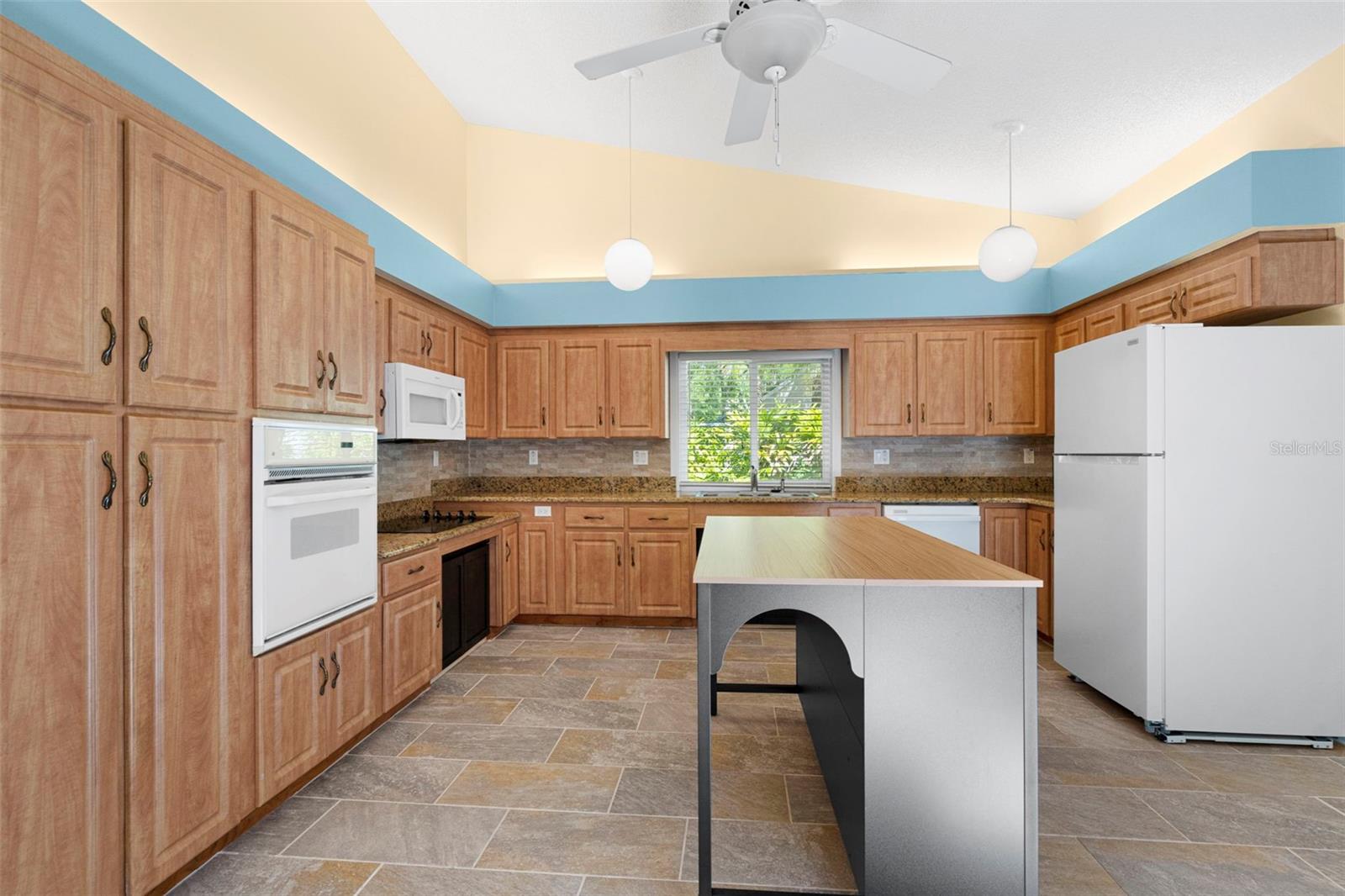 Image 22 of 42 For 3810 Darston Street