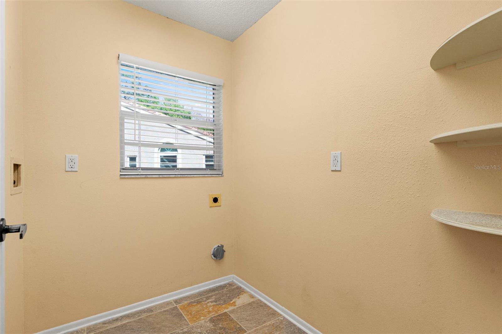 Image 29 of 42 For 3810 Darston Street