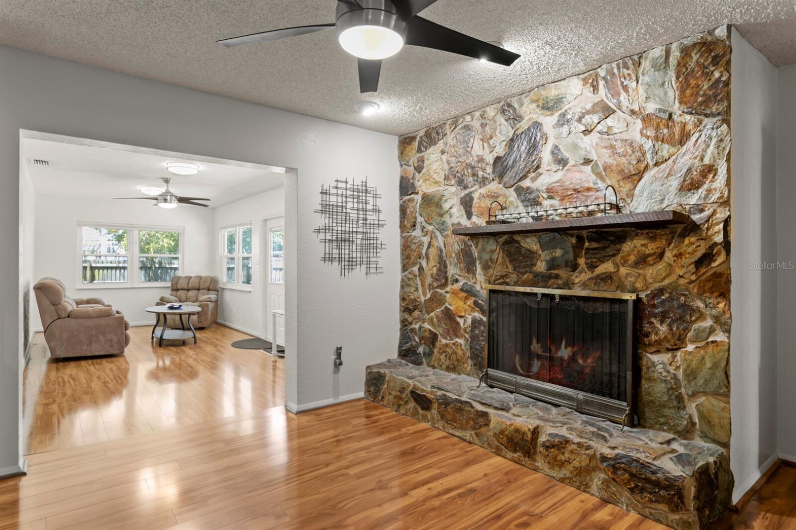 Image 16 of 49 For 8645 Pinetree Drive W