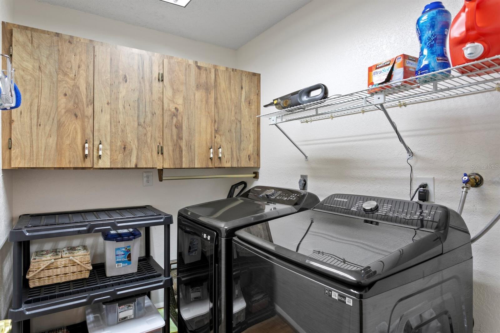 Image 23 of 49 For 8645 Pinetree Drive W