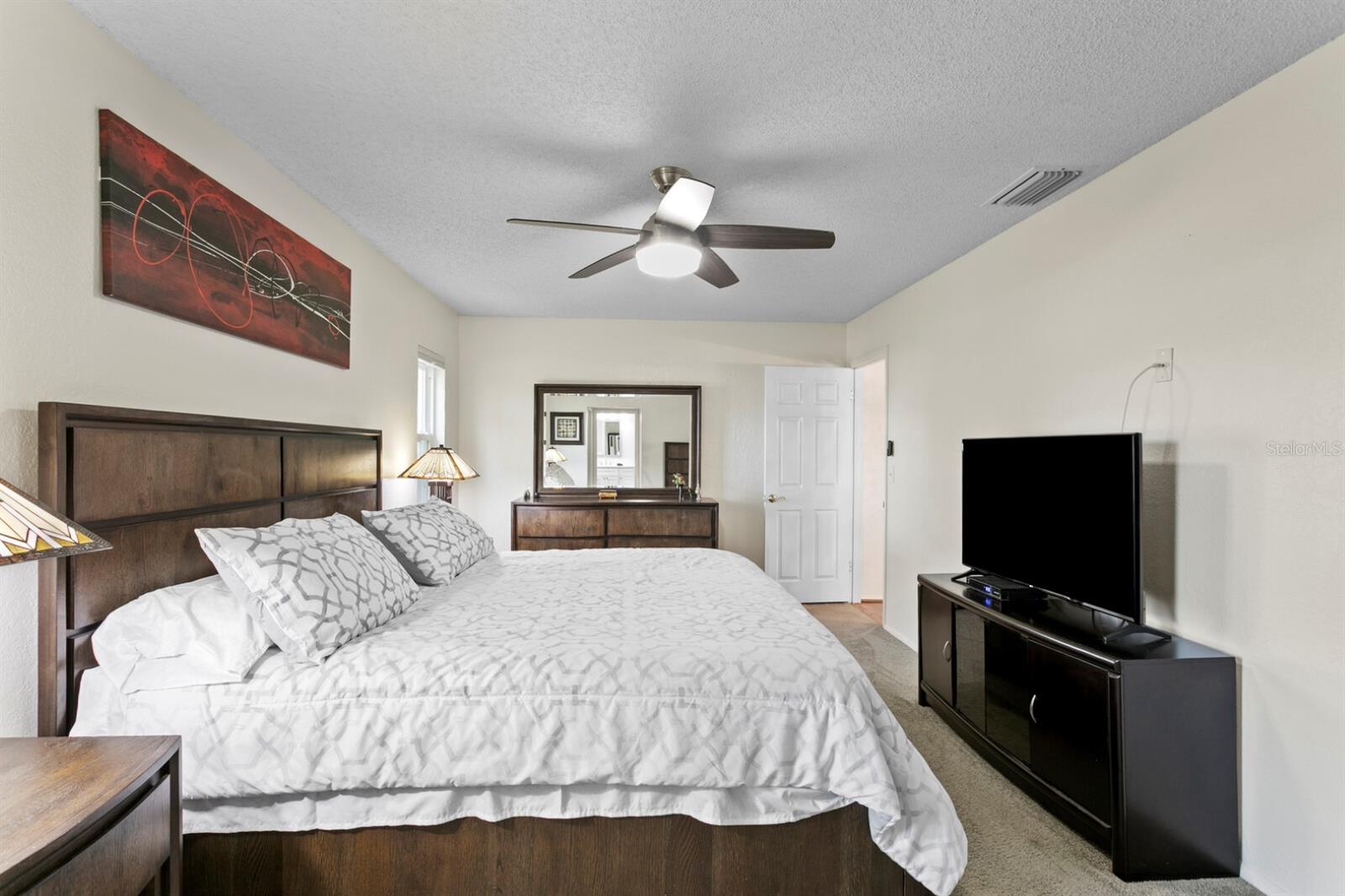 Image 26 of 49 For 8645 Pinetree Drive W