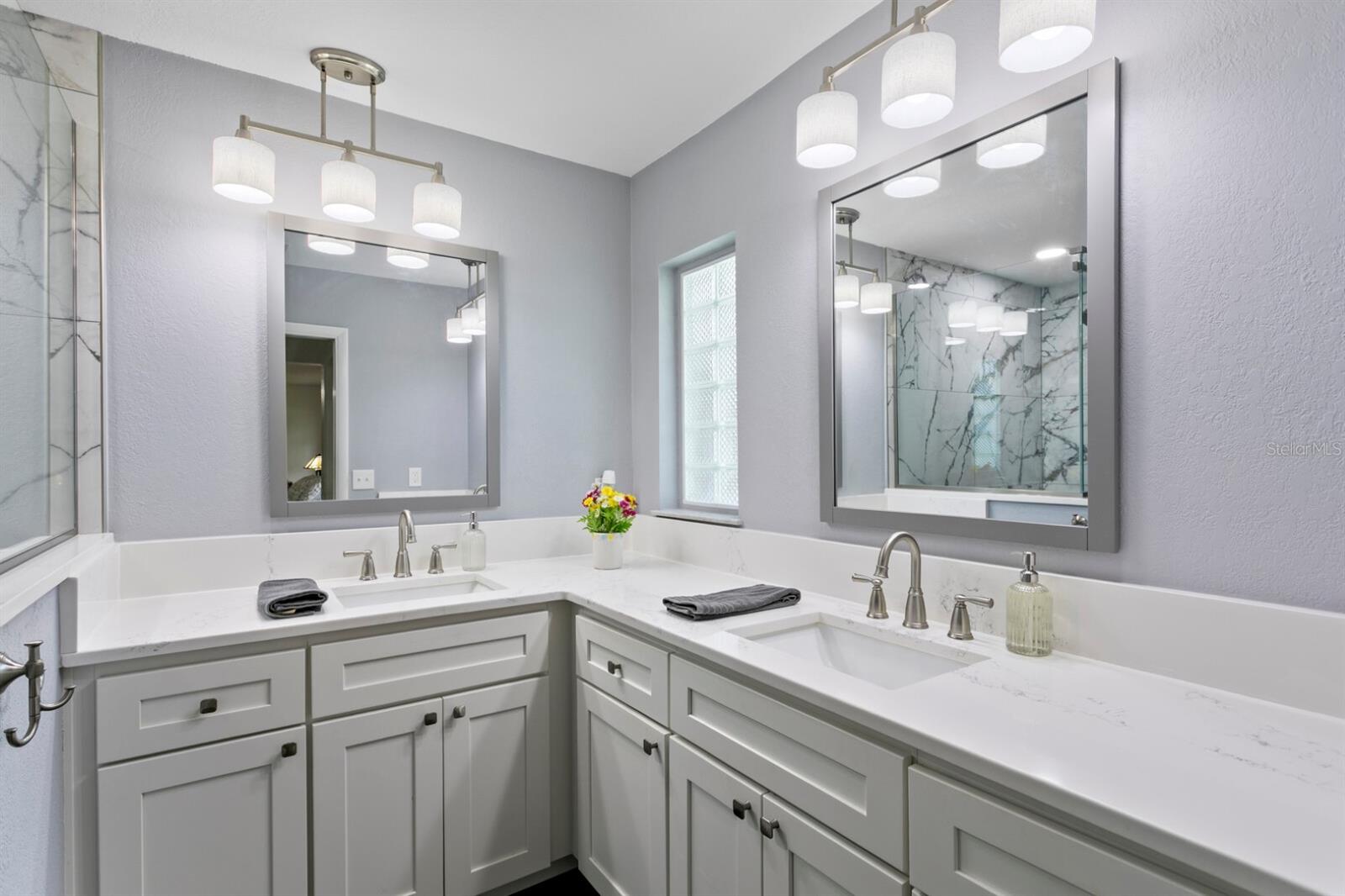 Image 27 of 49 For 8645 Pinetree Drive W