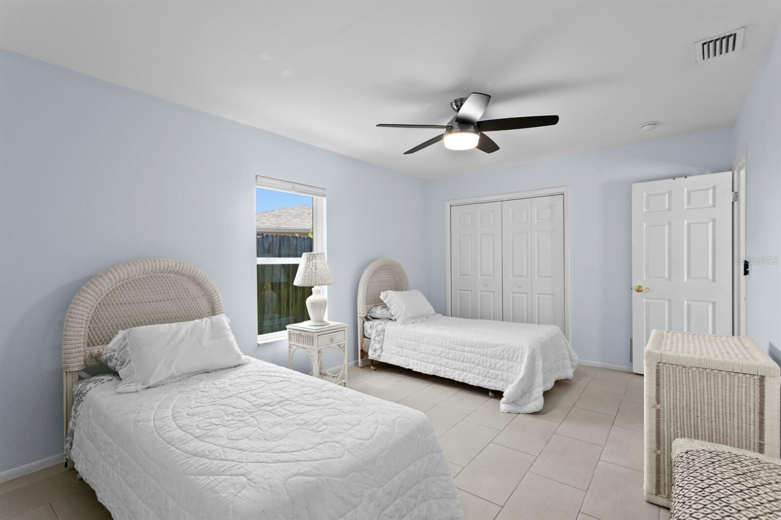 Image 32 of 49 For 8645 Pinetree Drive W