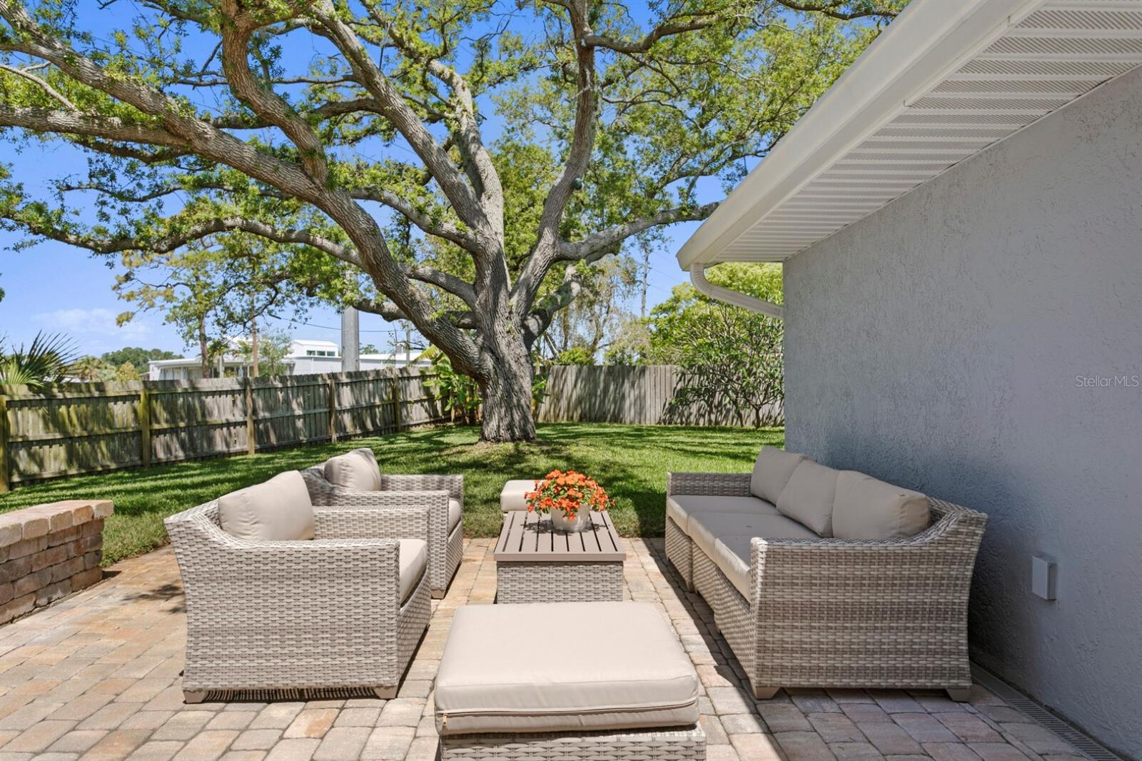 Image 39 of 49 For 8645 Pinetree Drive W