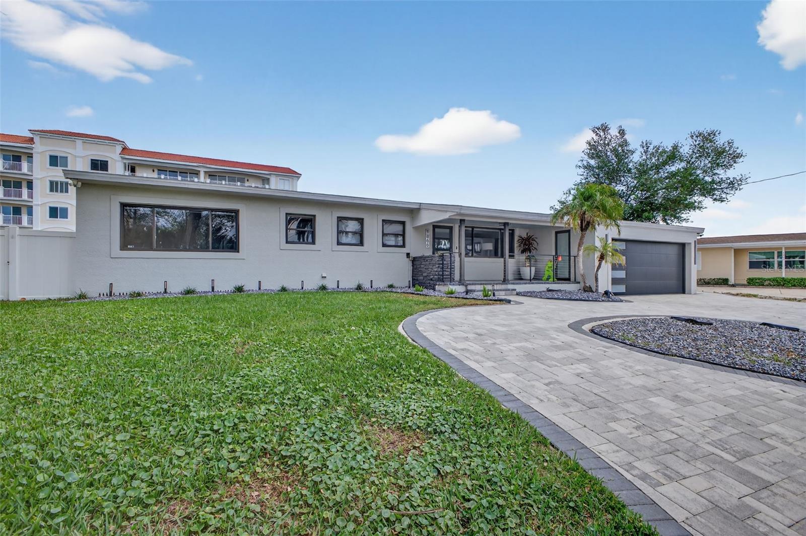 Listing photo id 0 for 1866 Venetian Point Drive