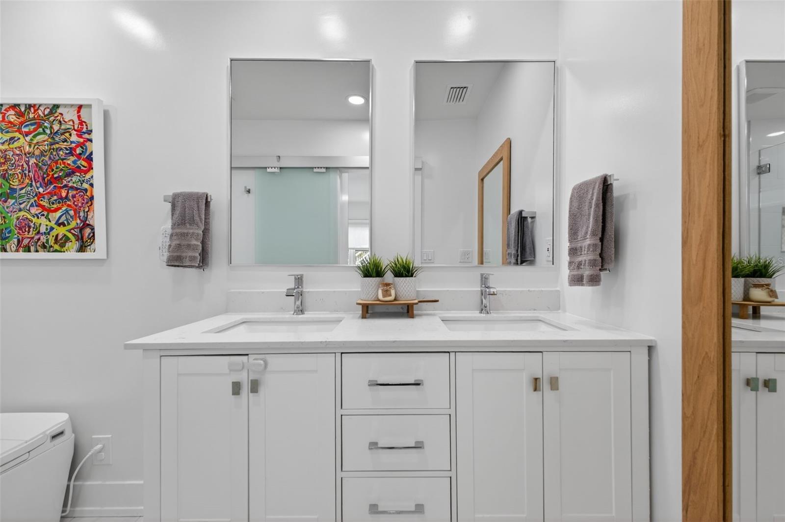 Listing photo id 24 for 1866 Venetian Point Drive