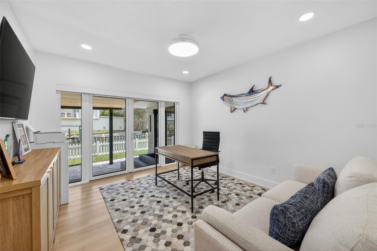 Listing photo id 26 for 1866 Venetian Point Drive