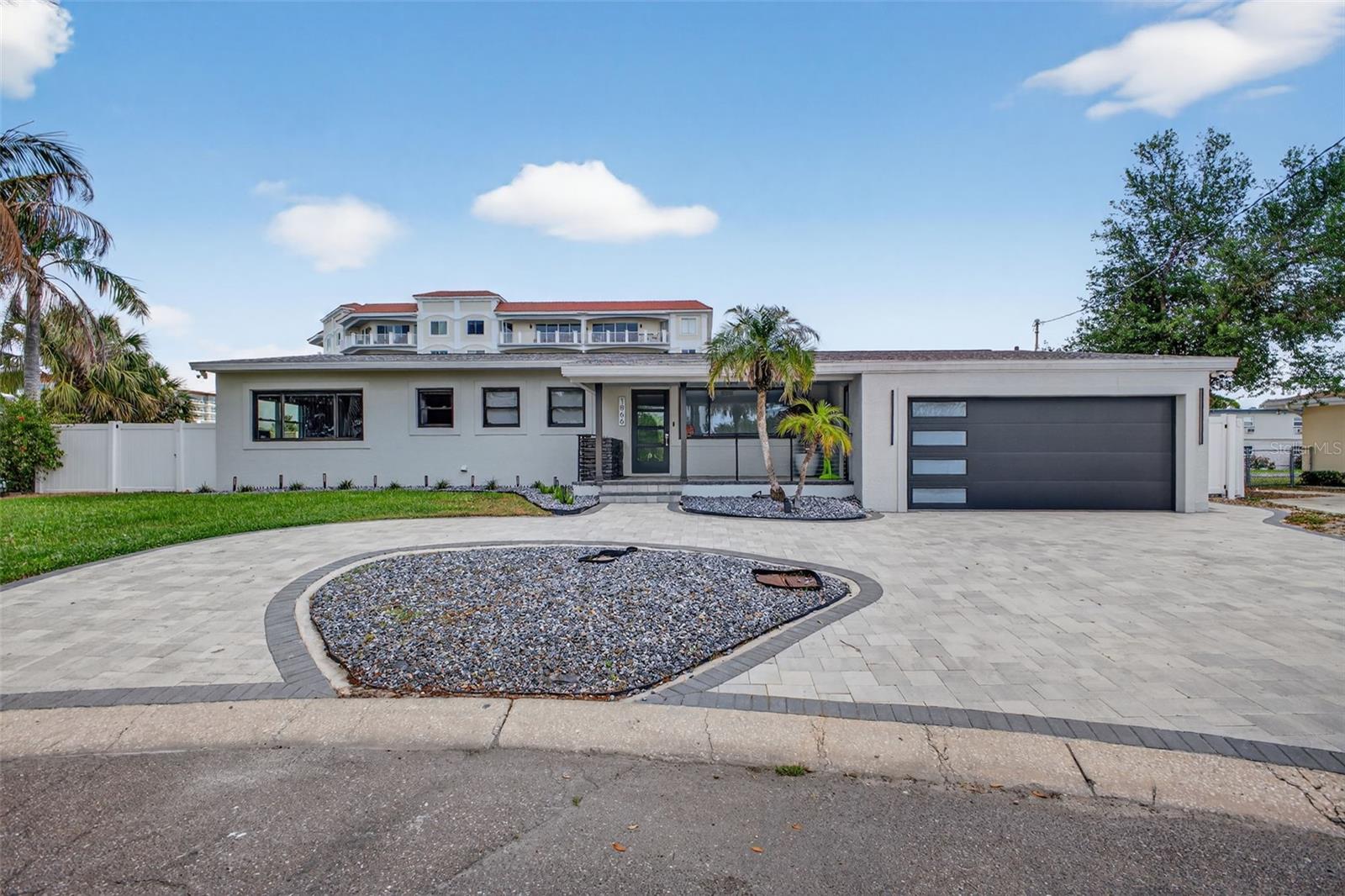 Listing photo id 38 for 1866 Venetian Point Drive