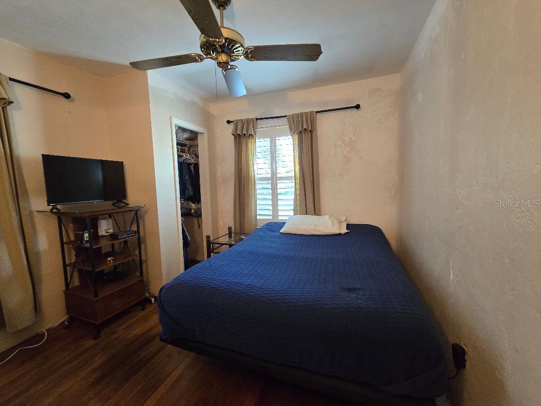 Image 10 of 22 For 819 Plymouth Street