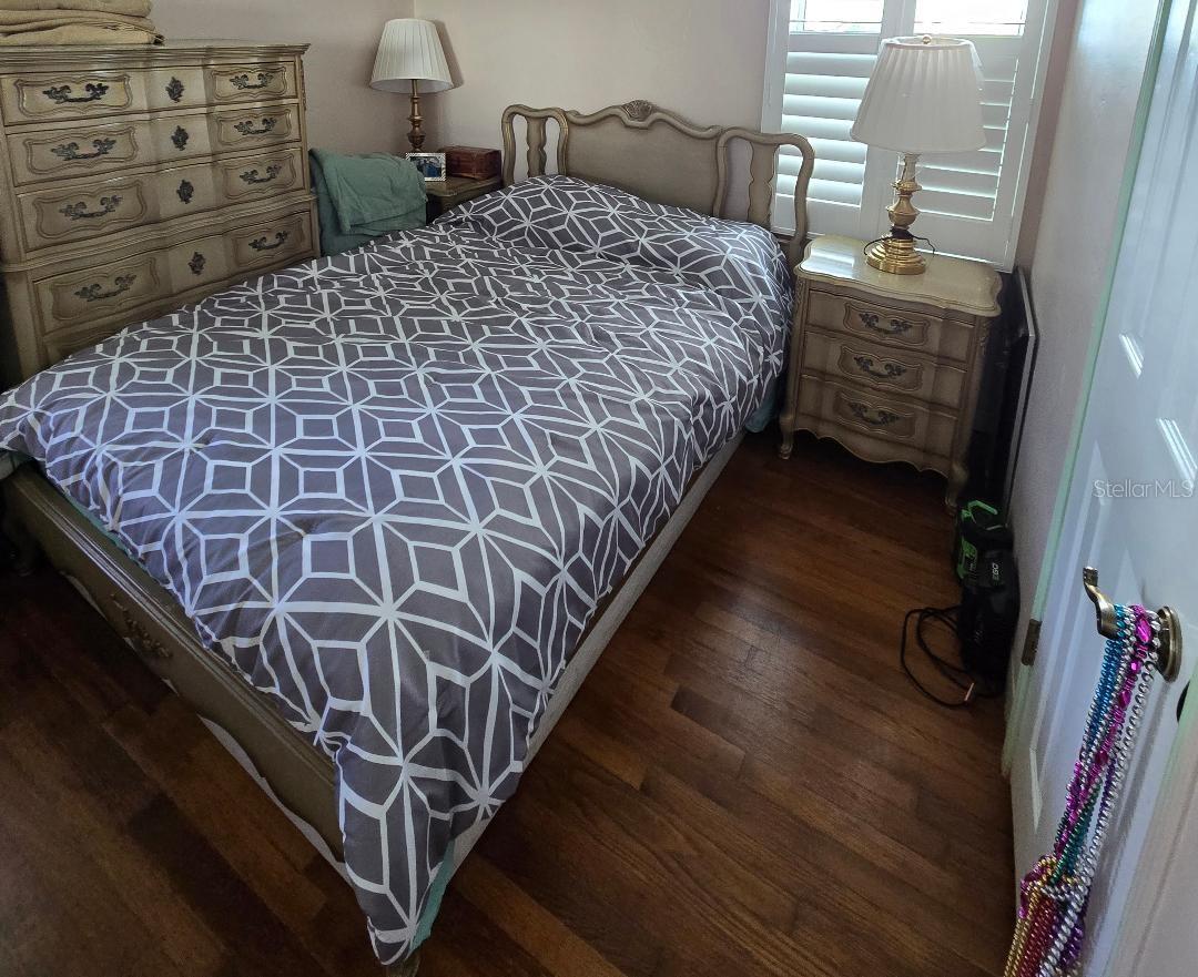 Image 12 of 22 For 819 Plymouth Street