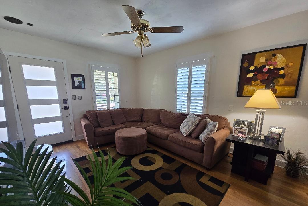 Image 5 of 22 For 819 Plymouth Street