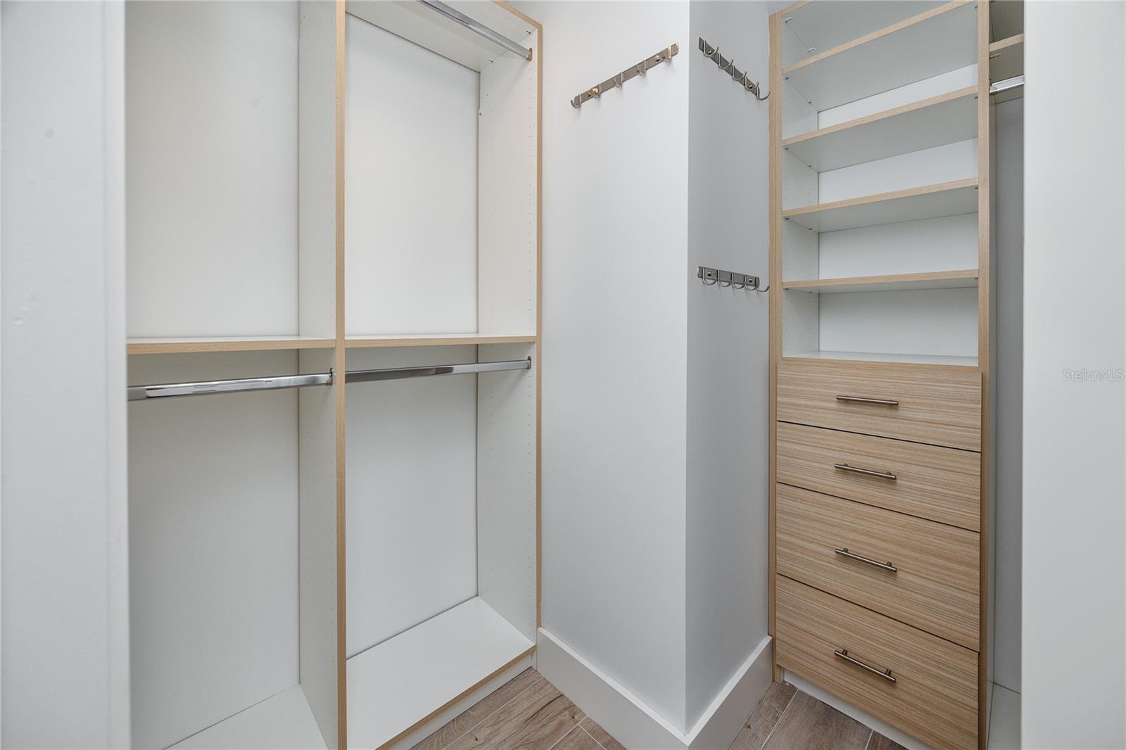 Image 16 of 48 For 7540 Sunshine Skyway Lane S 217