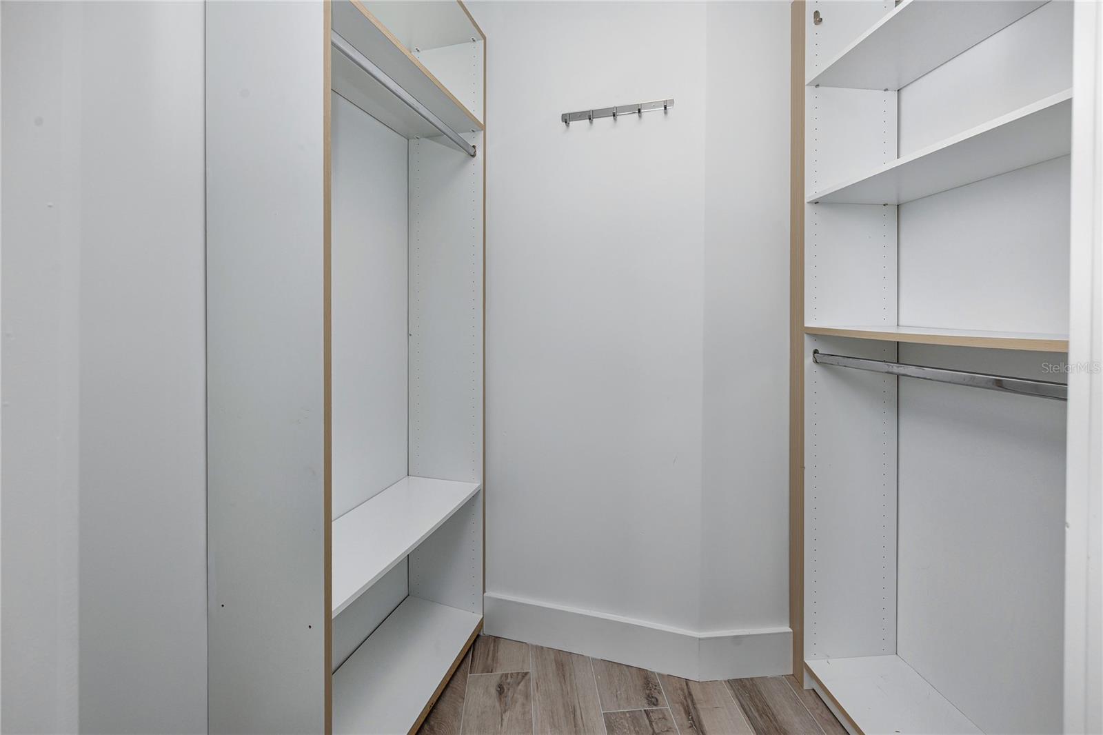 Image 17 of 48 For 7540 Sunshine Skyway Lane S 217