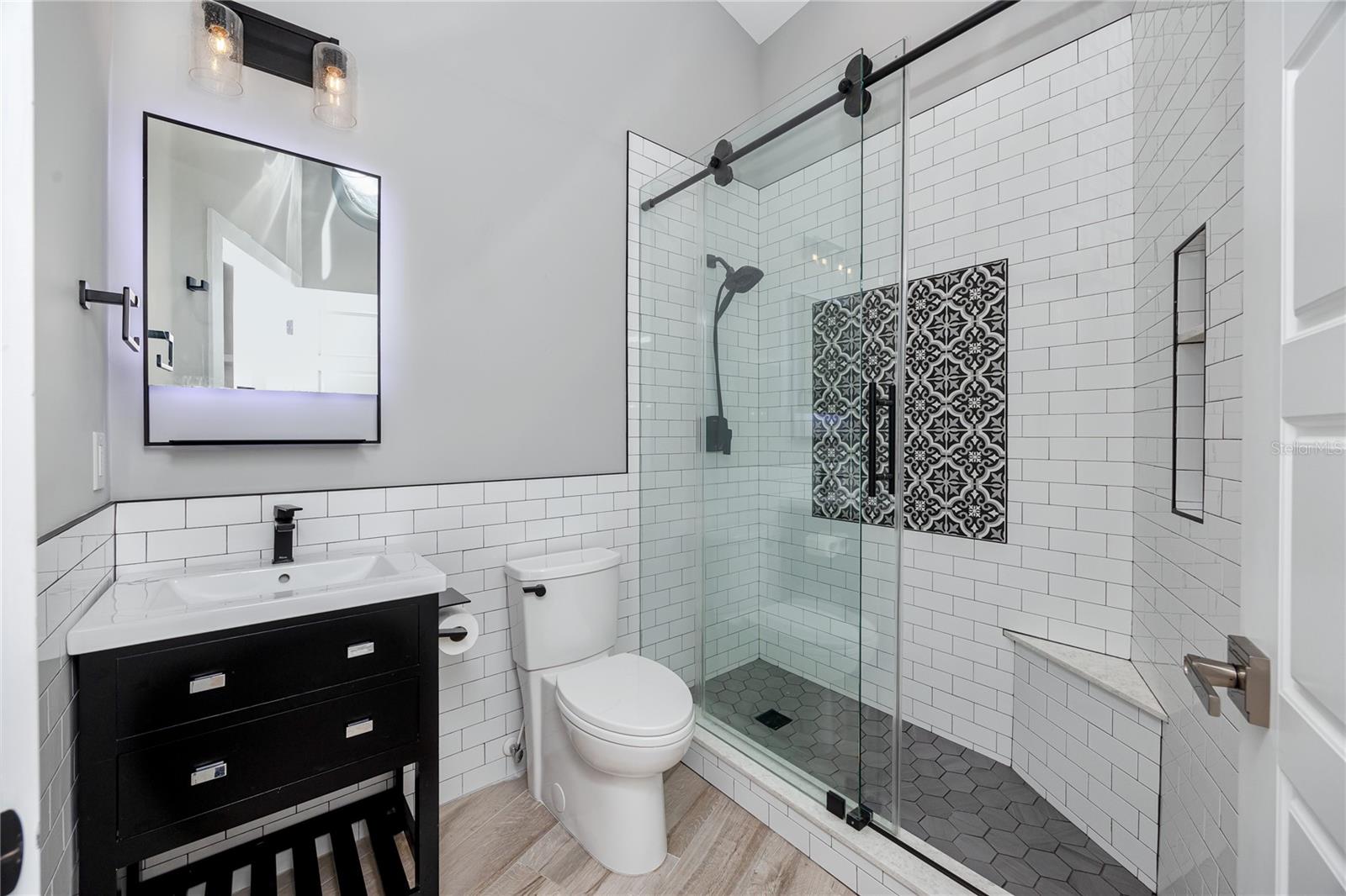 Image 23 of 48 For 7540 Sunshine Skyway Lane S 217