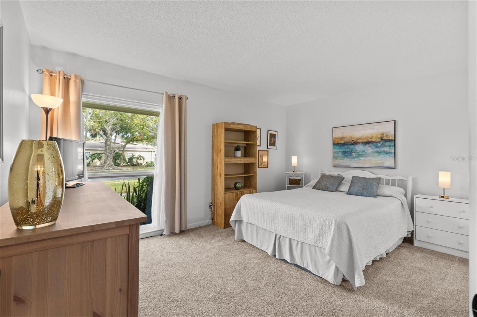 Image 10 of 27 For 1581 Amberlea Drive S