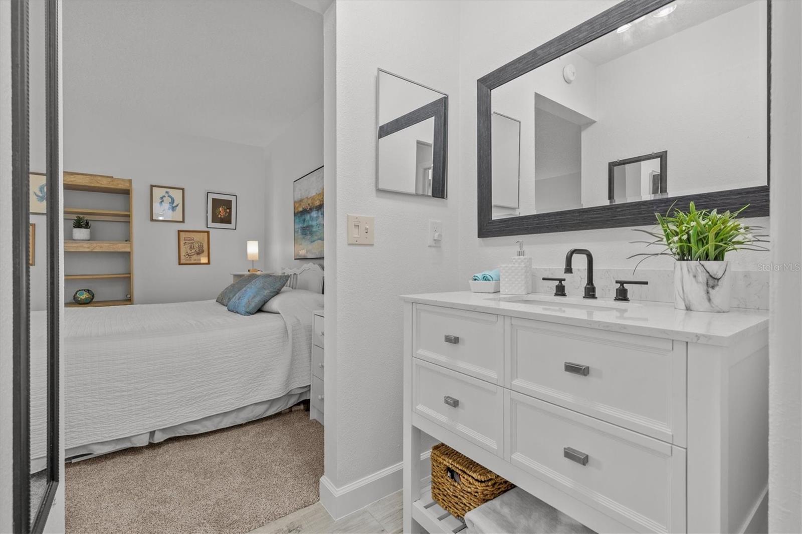 Image 13 of 27 For 1581 Amberlea Drive S