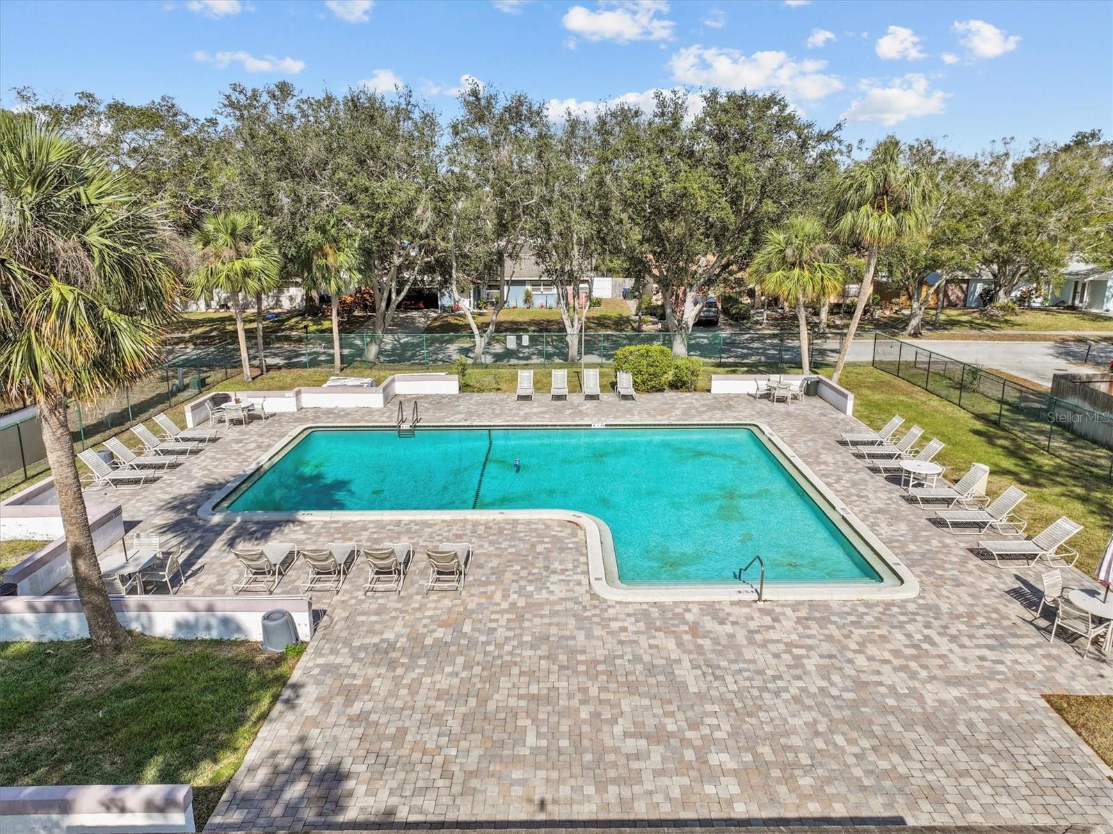 Image 24 of 27 For 1581 Amberlea Drive S