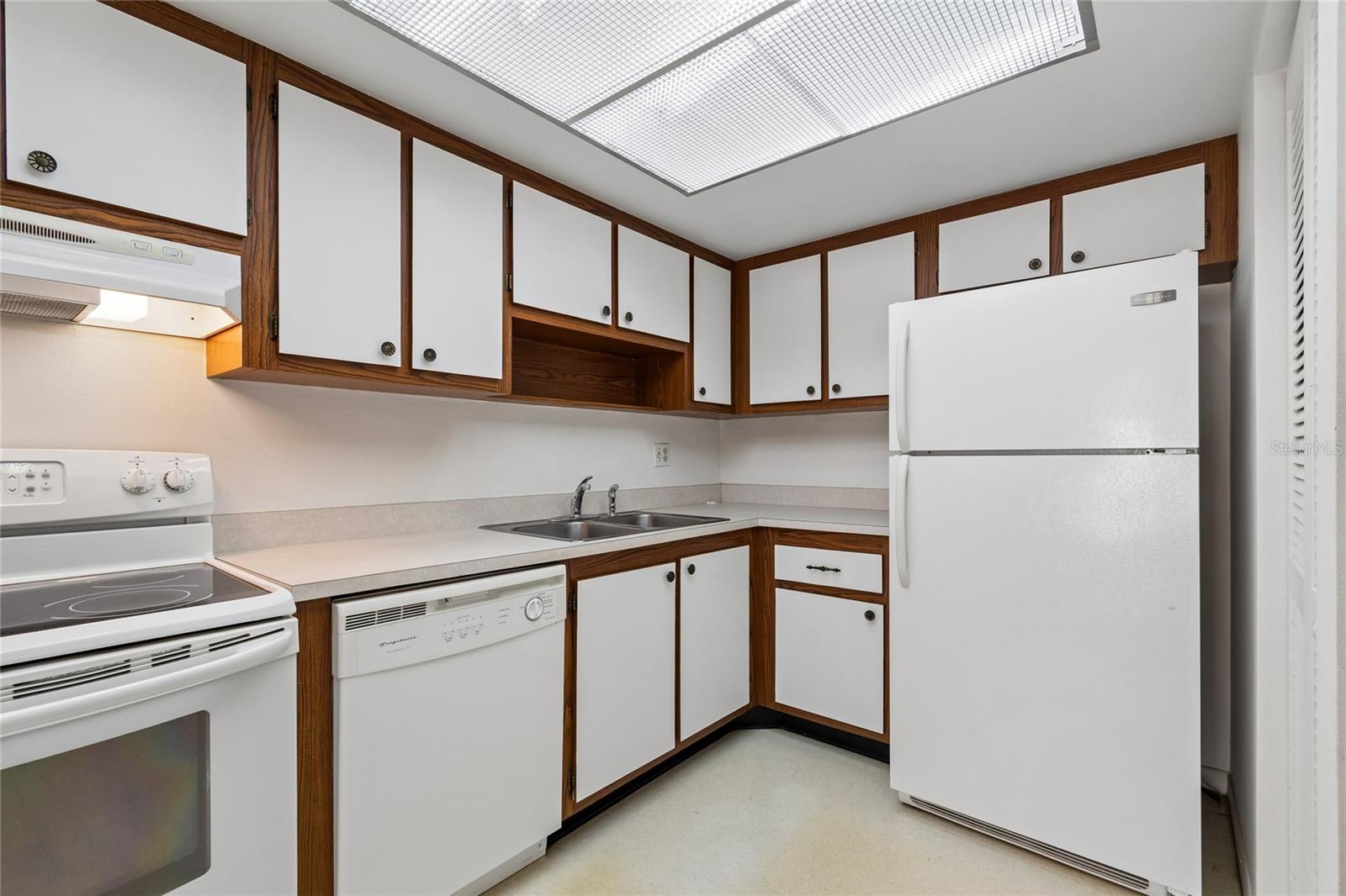 Image 23 of 59 For 3280 37th Way S B