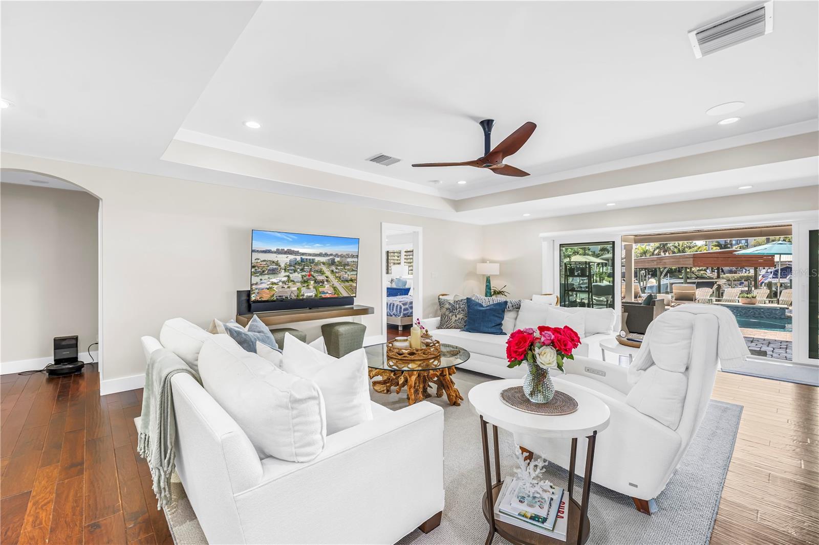 Image 14 of 75 For 624 Snug Island