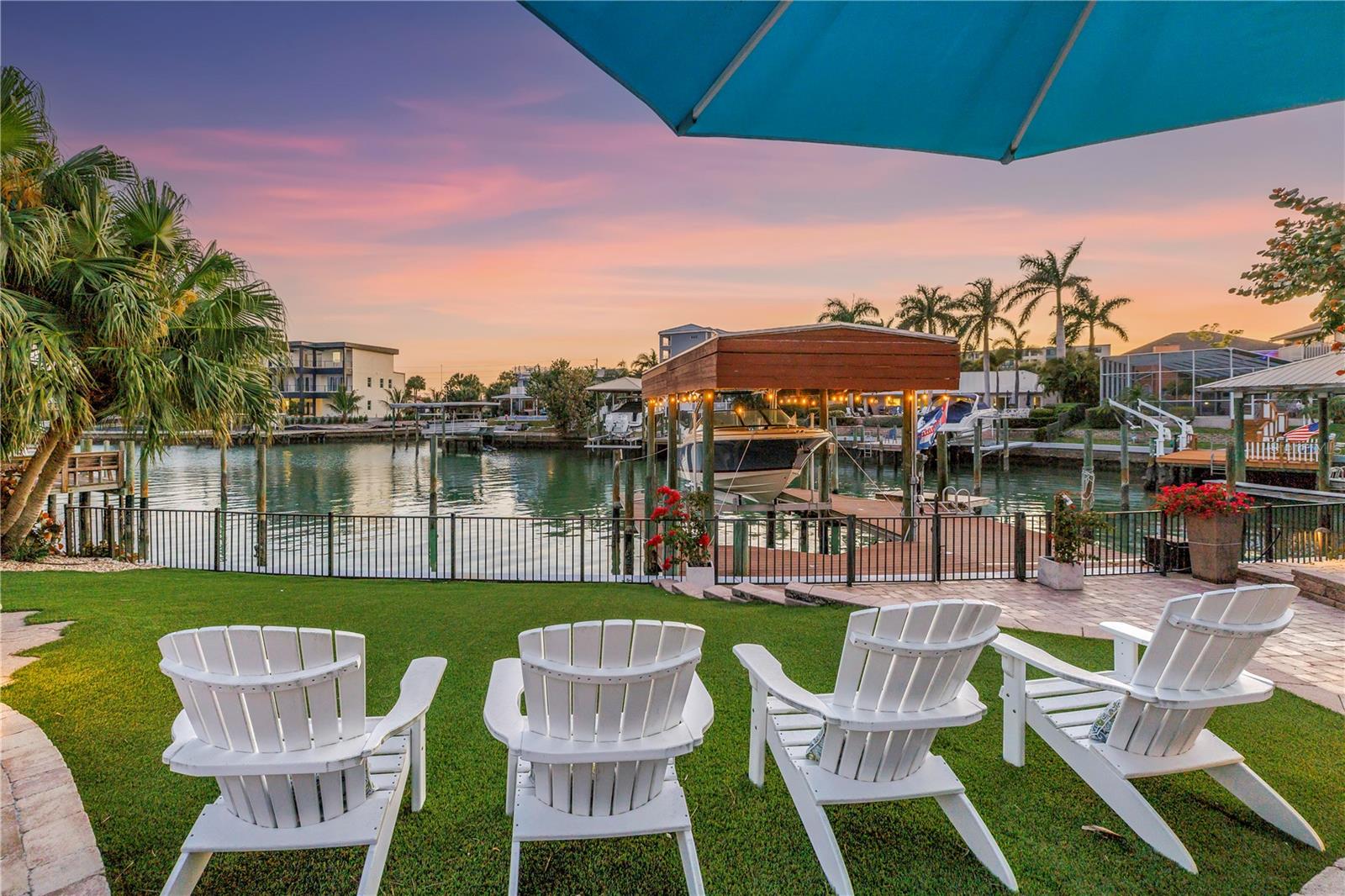 Image 2 of 75 For 624 Snug Island