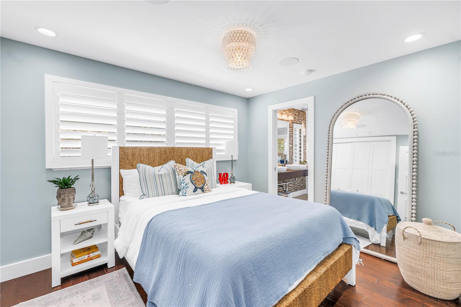 Image 25 of 75 For 624 Snug Island