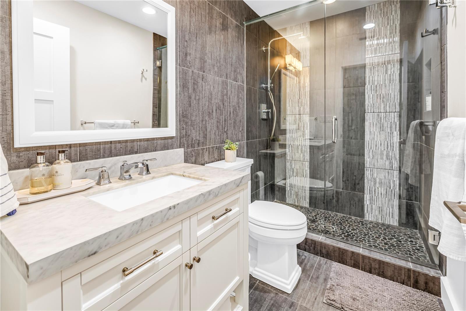 Image 26 of 75 For 624 Snug Island