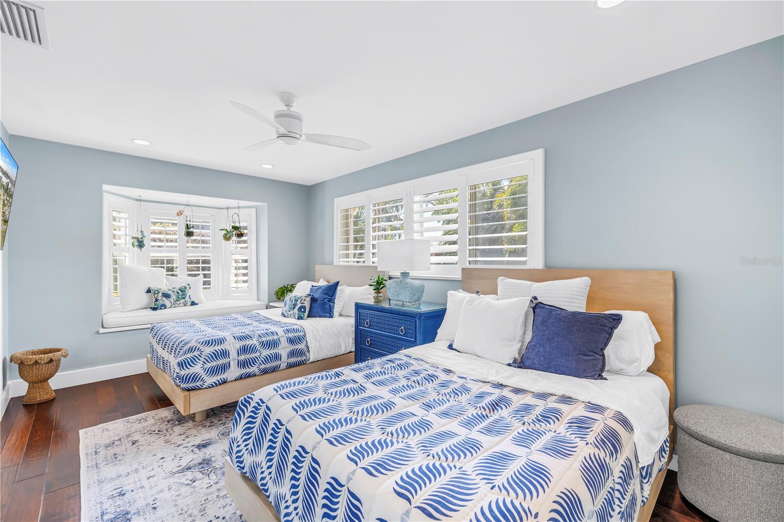 Image 28 of 75 For 624 Snug Island