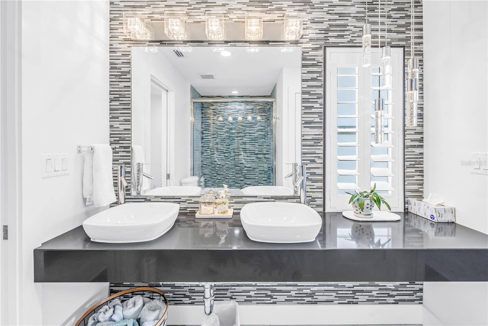 Image 30 of 75 For 624 Snug Island